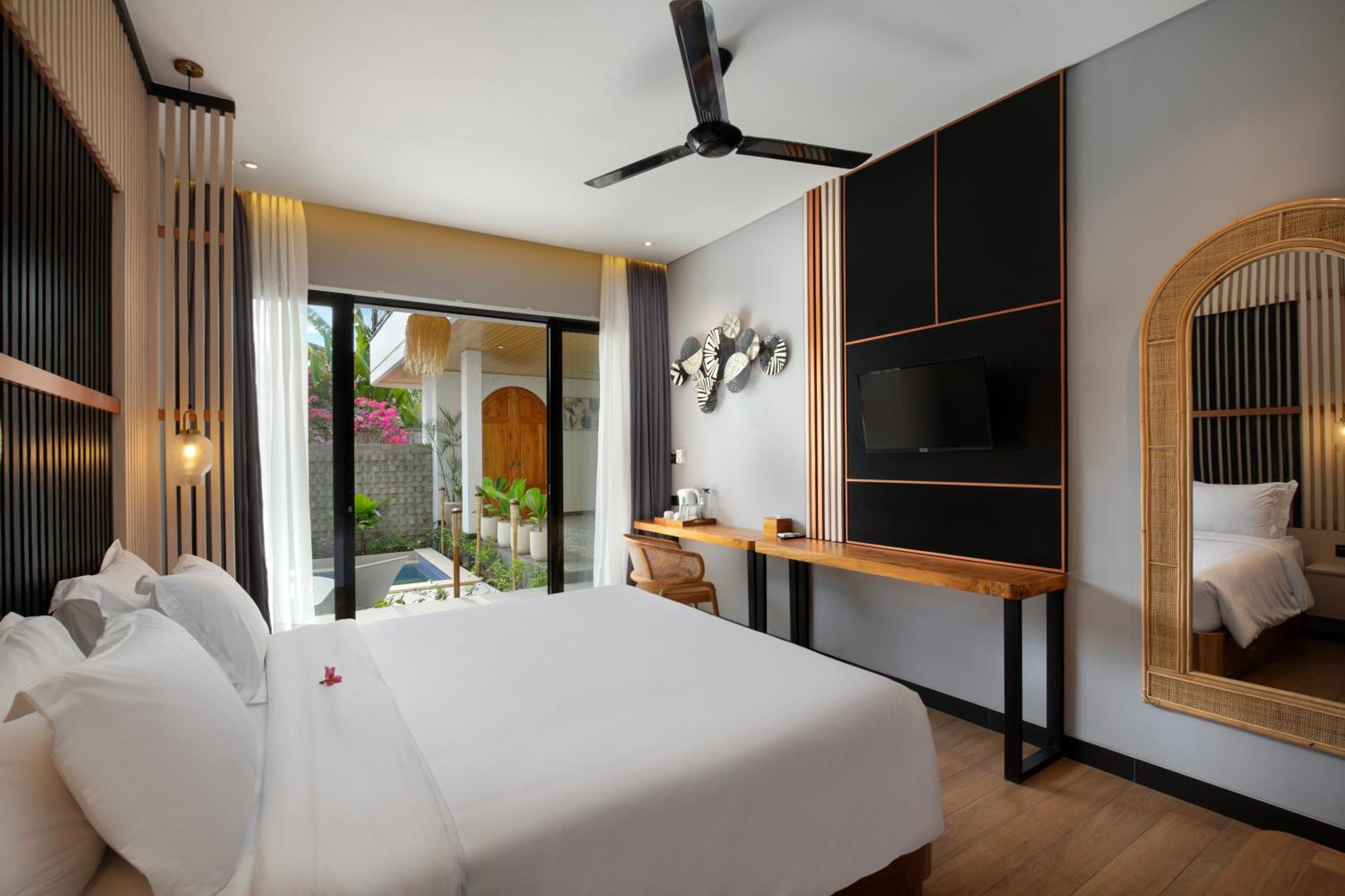 Deluxe Room - Photo 2