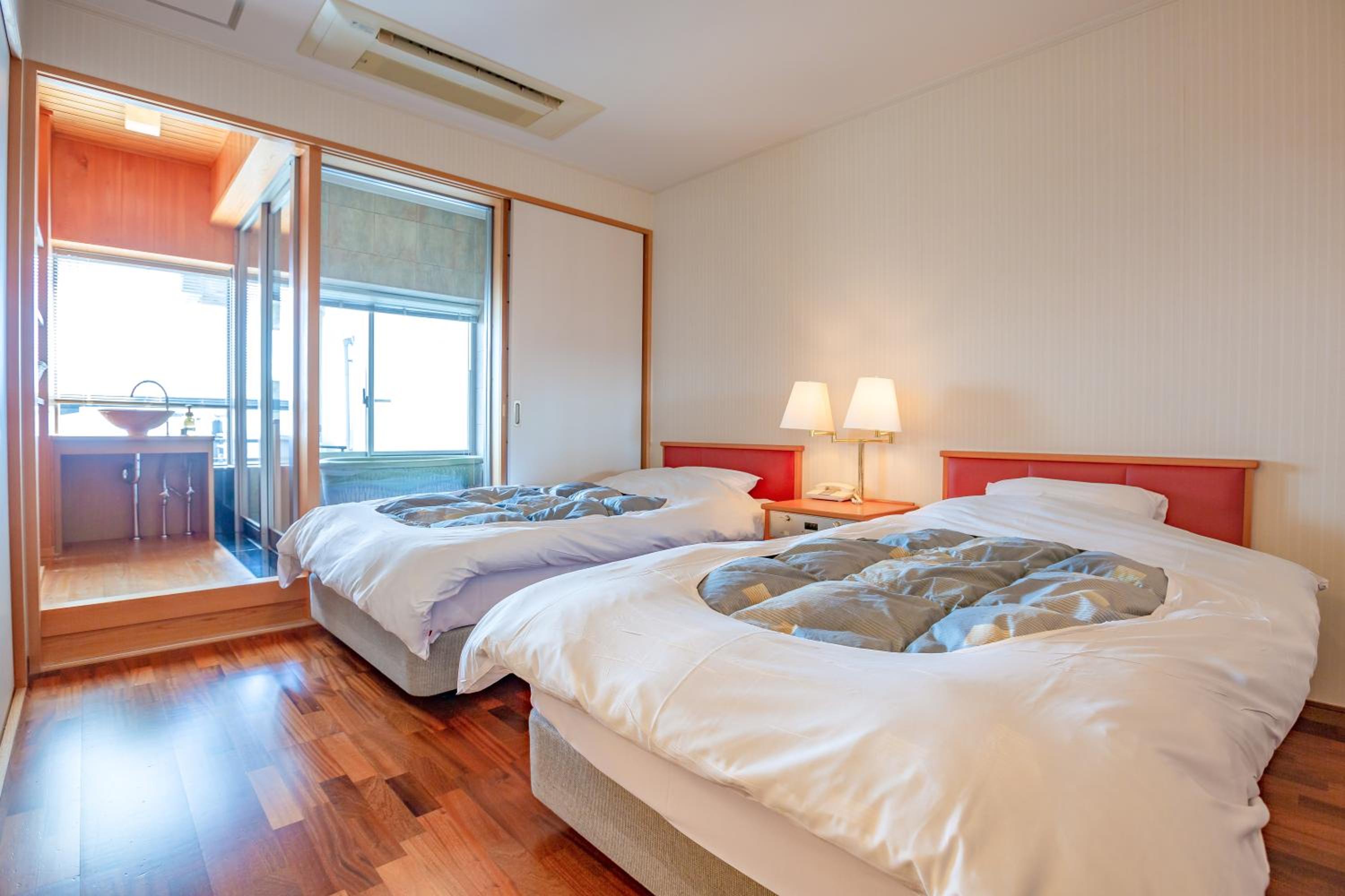Twin Room With Tatami Area With Japanese Bathroom - Non-Smoking