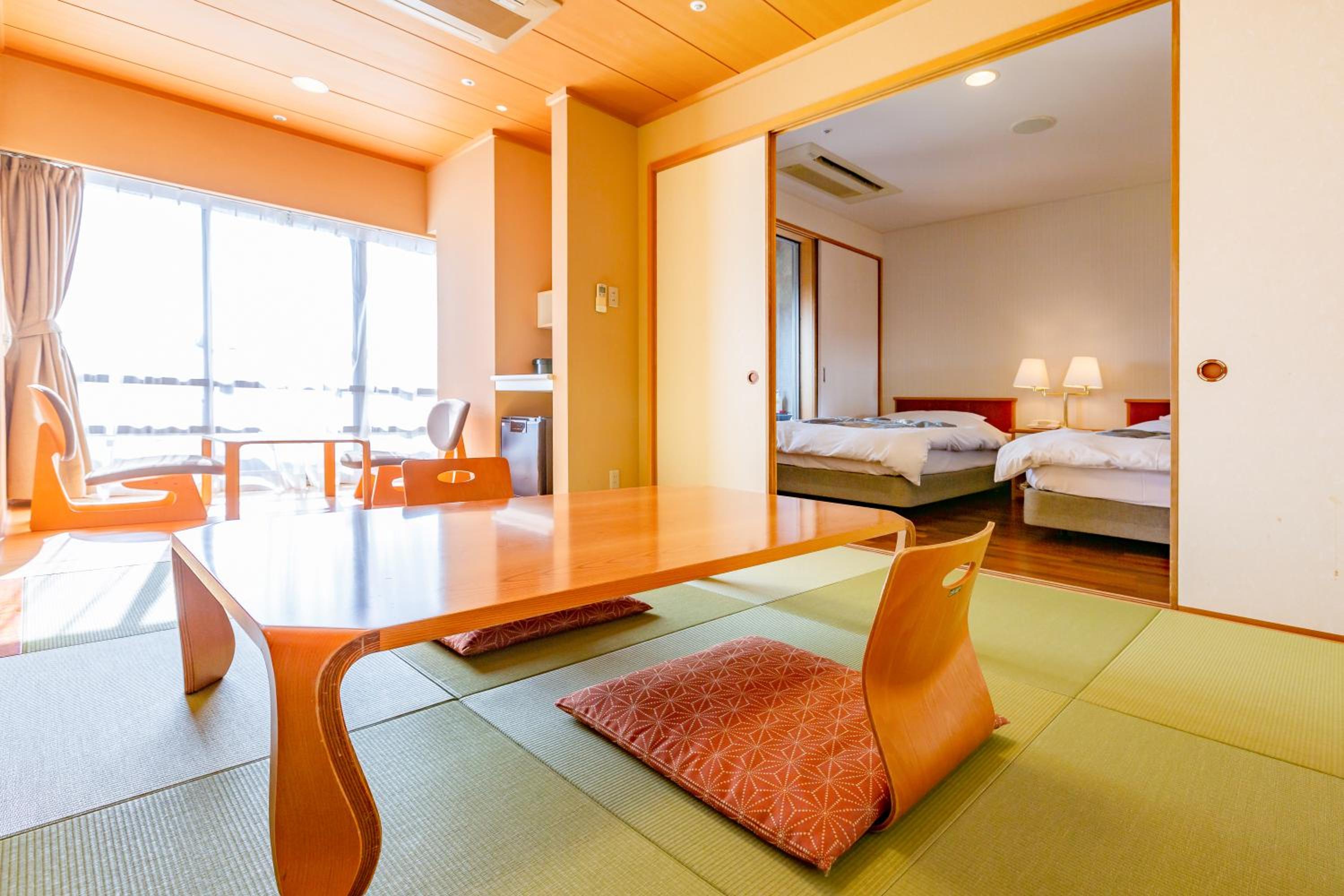 Twin Room with Tatami Area with Japanese Bathroom - Non-Smoking photo 3