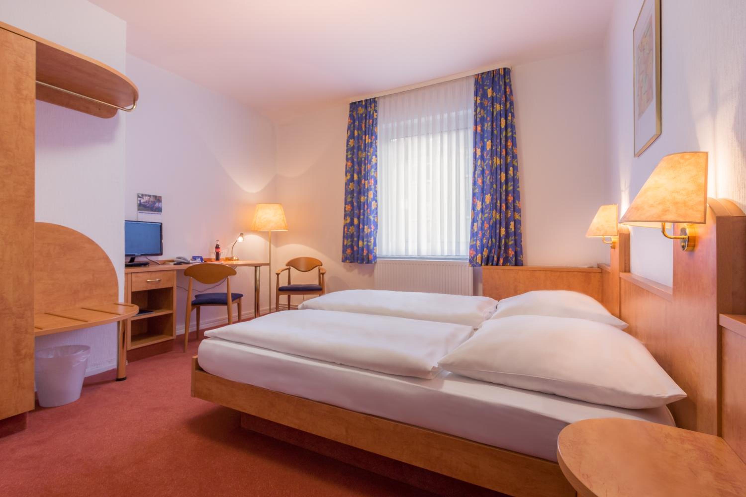 Double Room - Photo 3