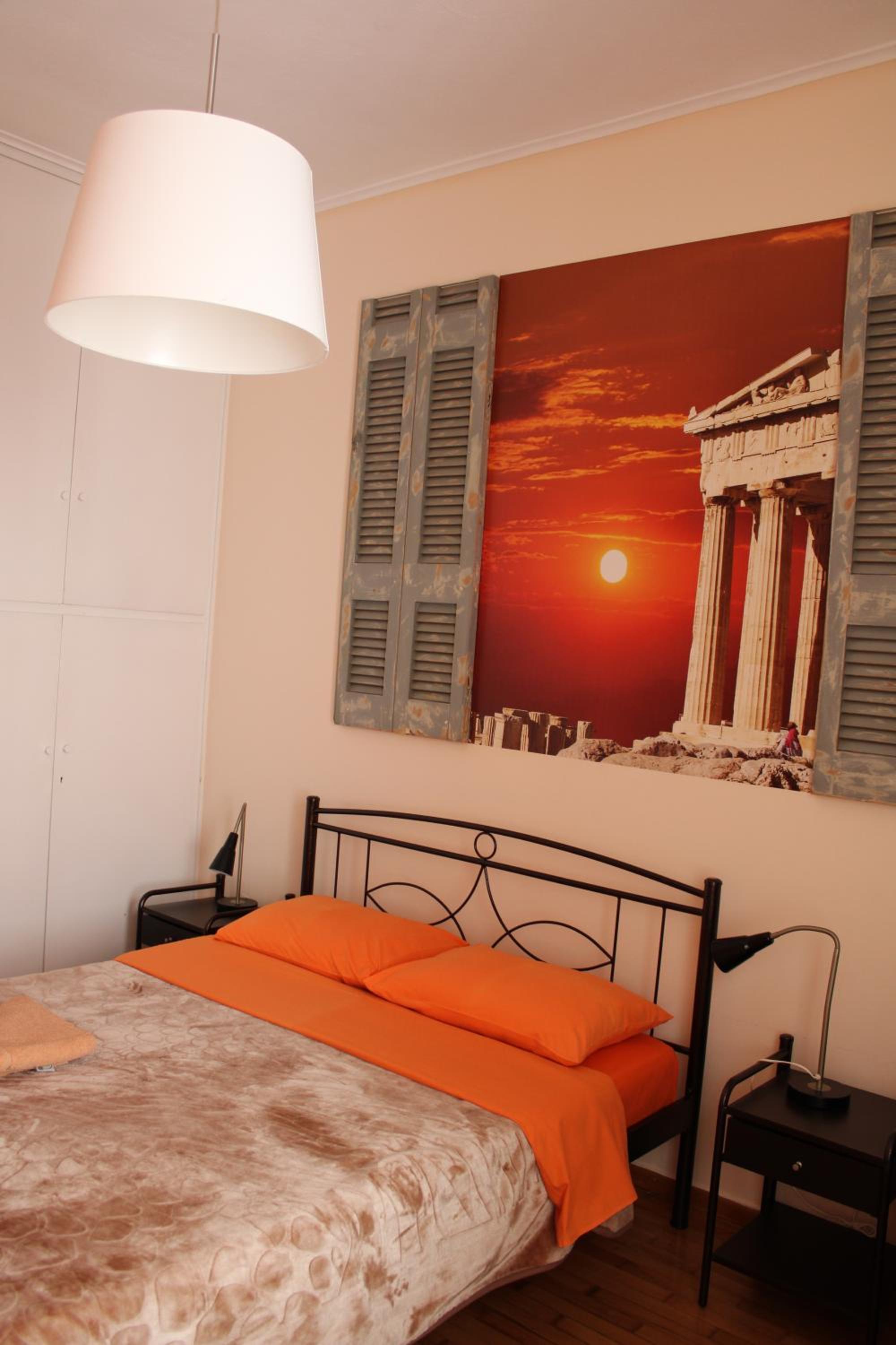 Large Double Room with Shared Bathroom