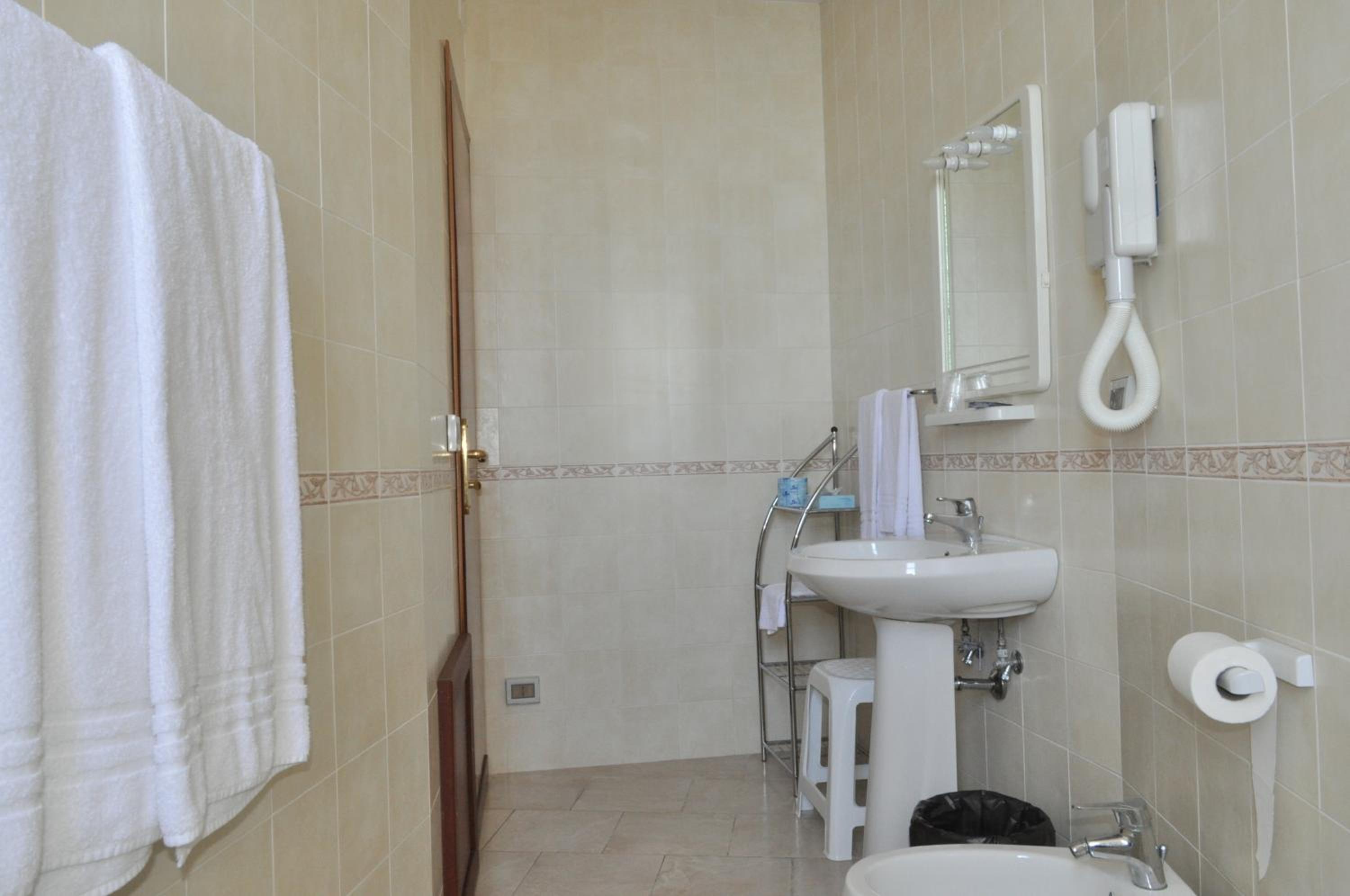 Double Room with Extra Bed and Sea View photo 2