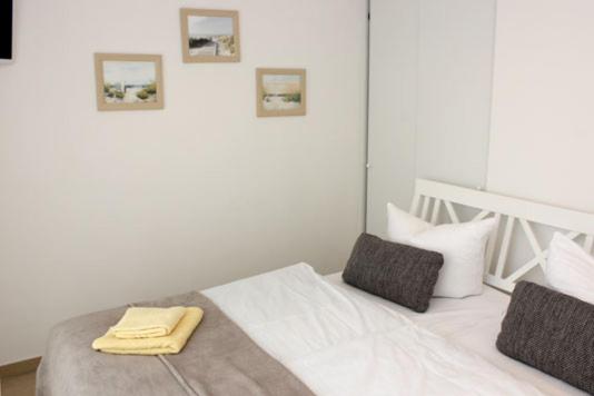 Apartment with Balcony photo 3
