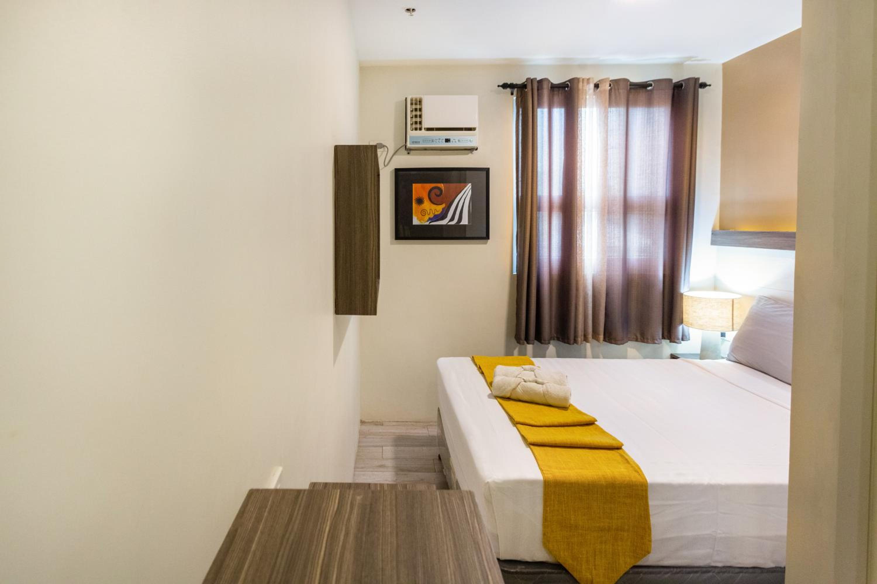 Standard Double Room - Photo 8