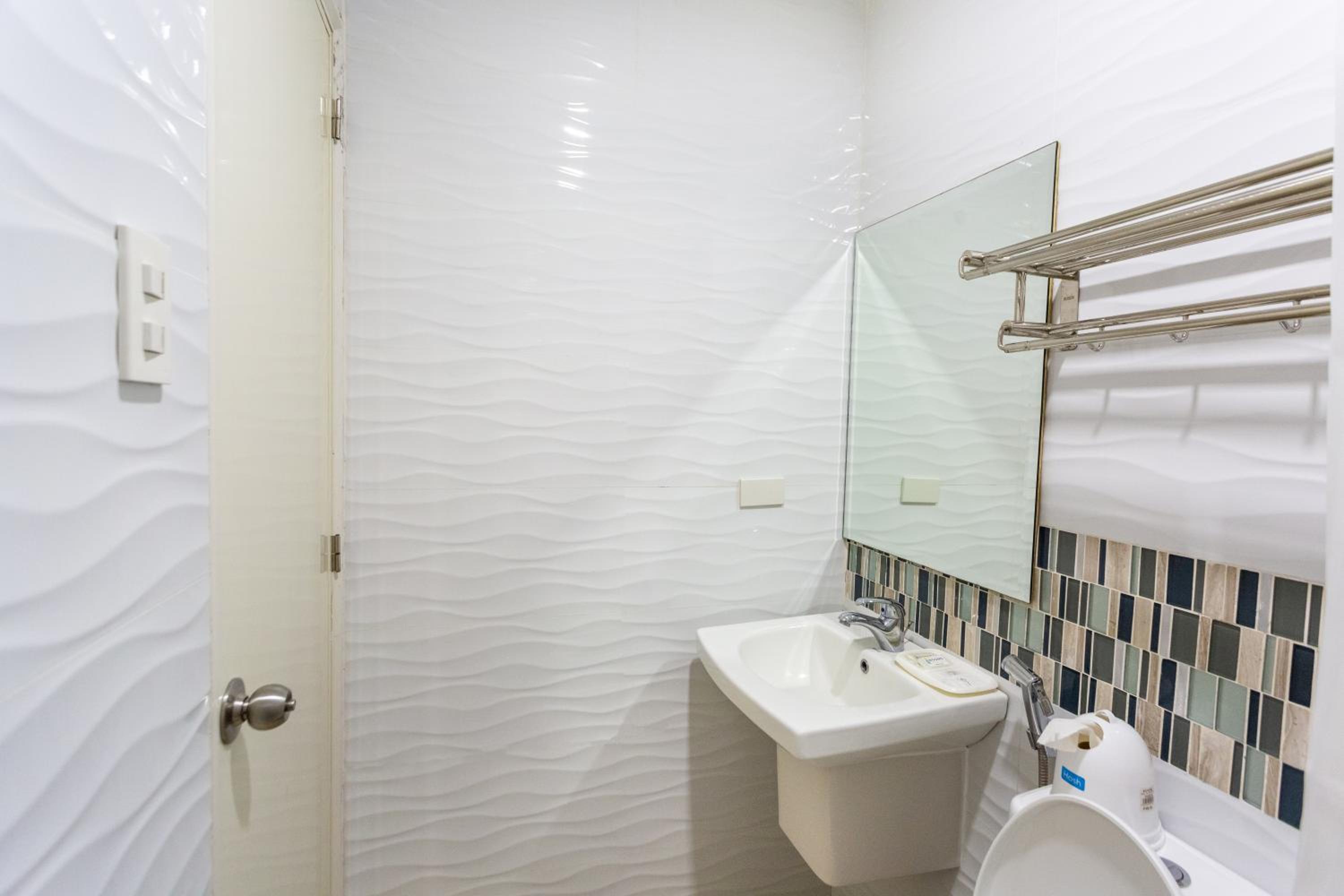 Standard Double Room - Photo 6