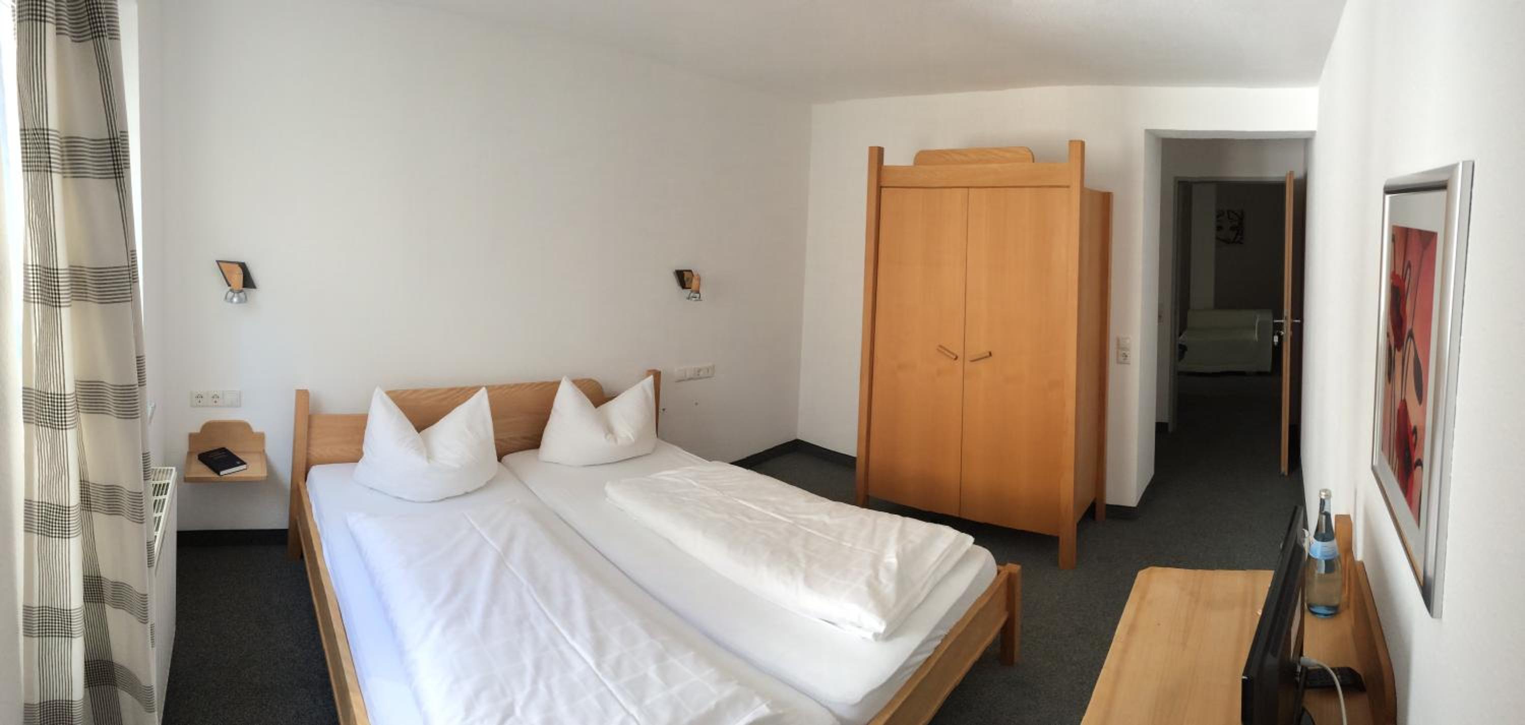 Double Room with Private Bathroom photo 3