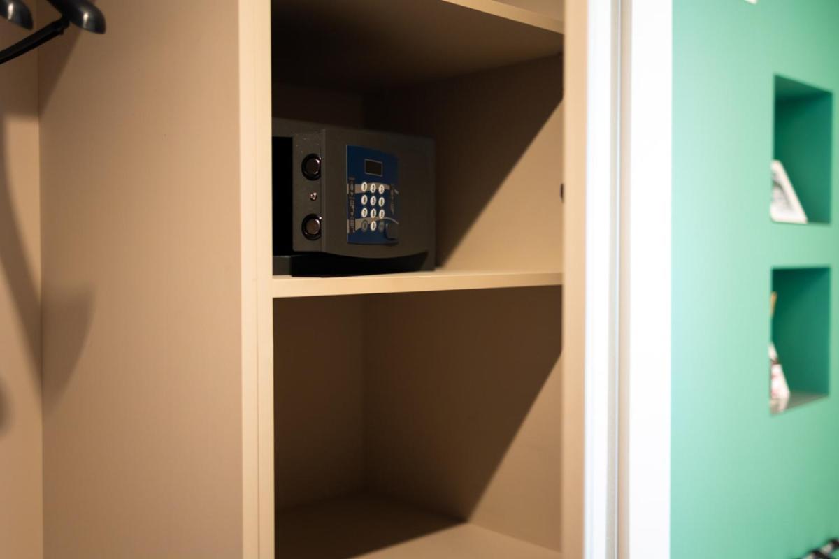 Deluxe Double Room with Sea View - Photo 7