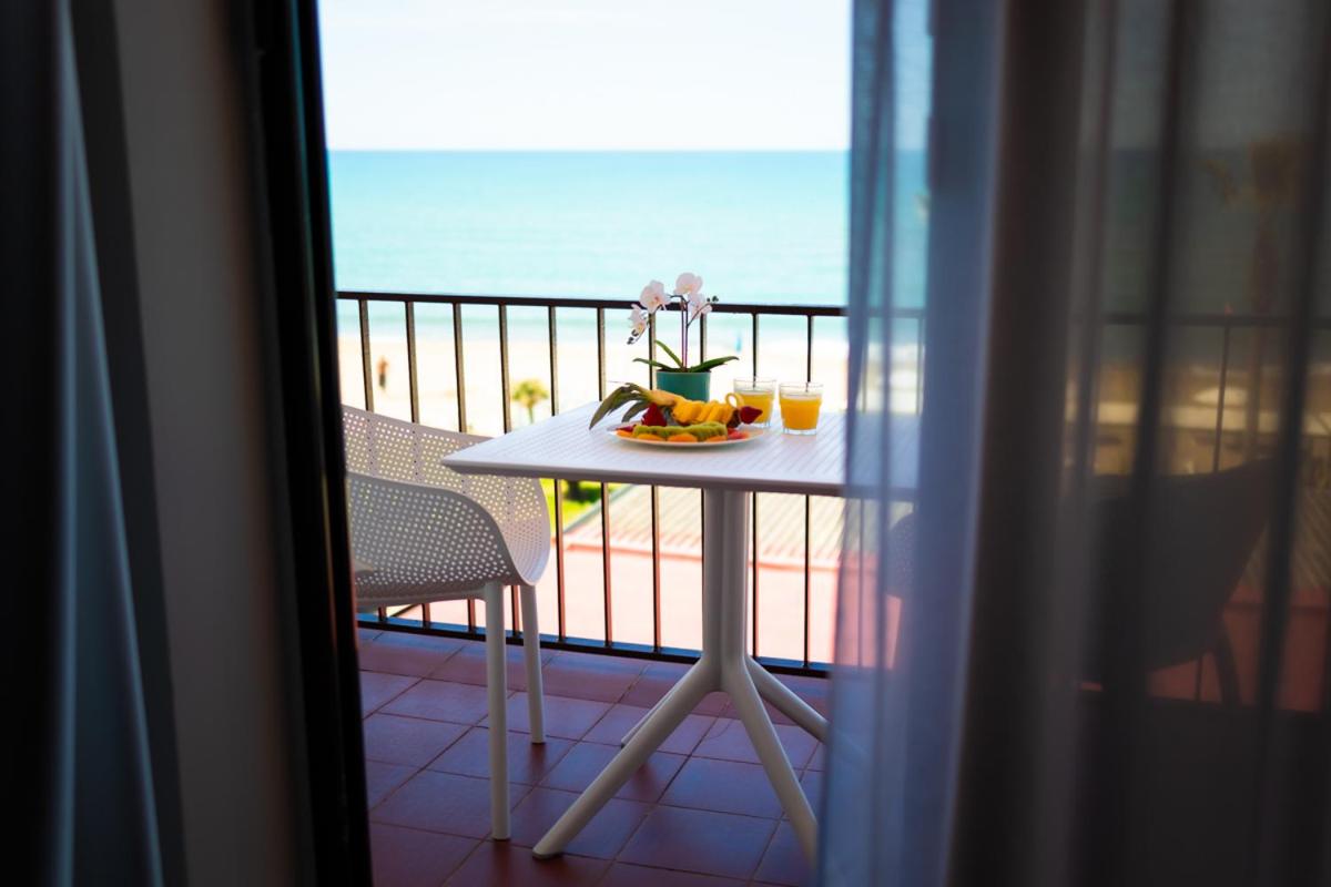 Junior Suite with Sea View - Photo 13