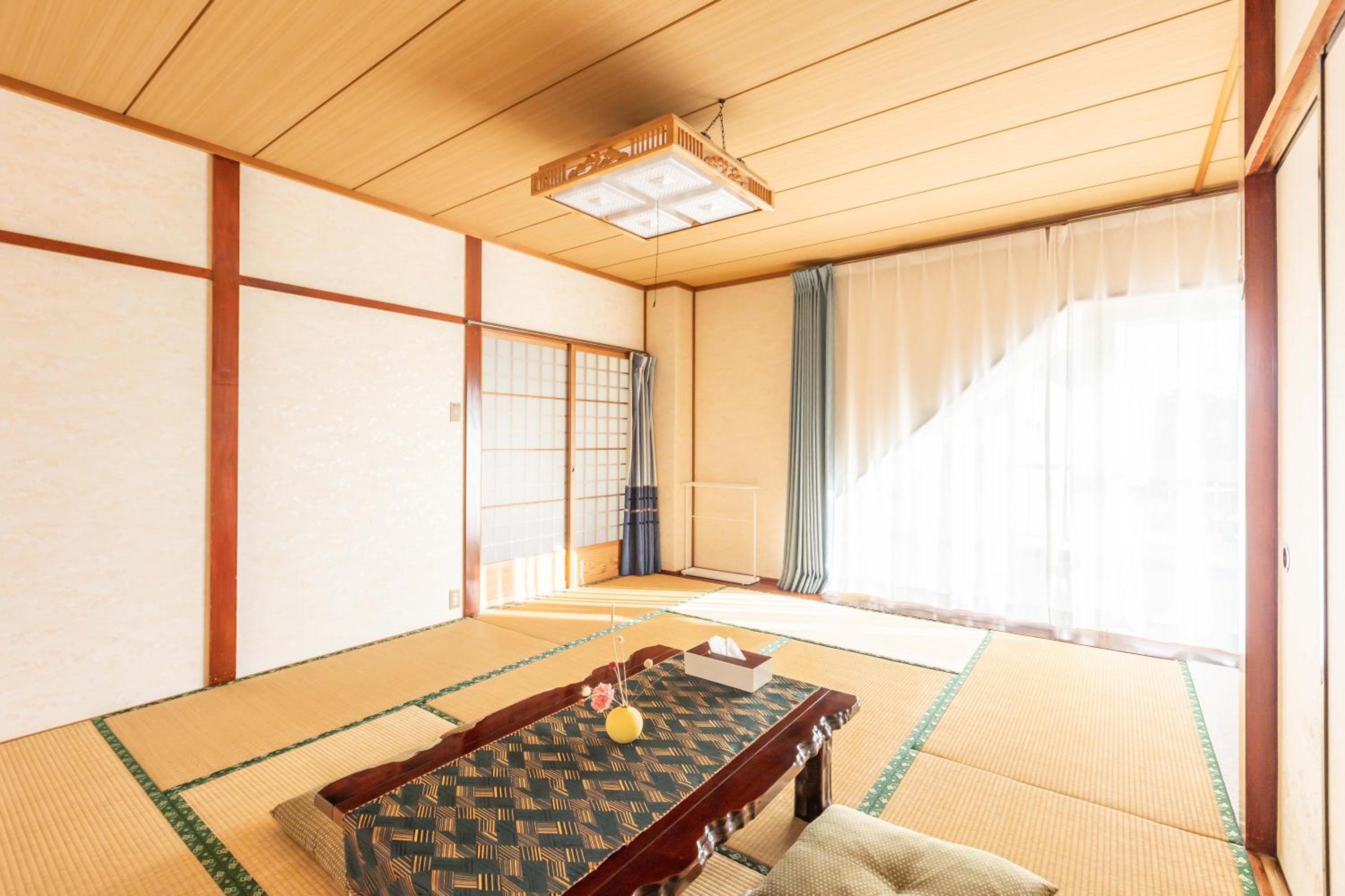 Family Room With Balcony photo 1