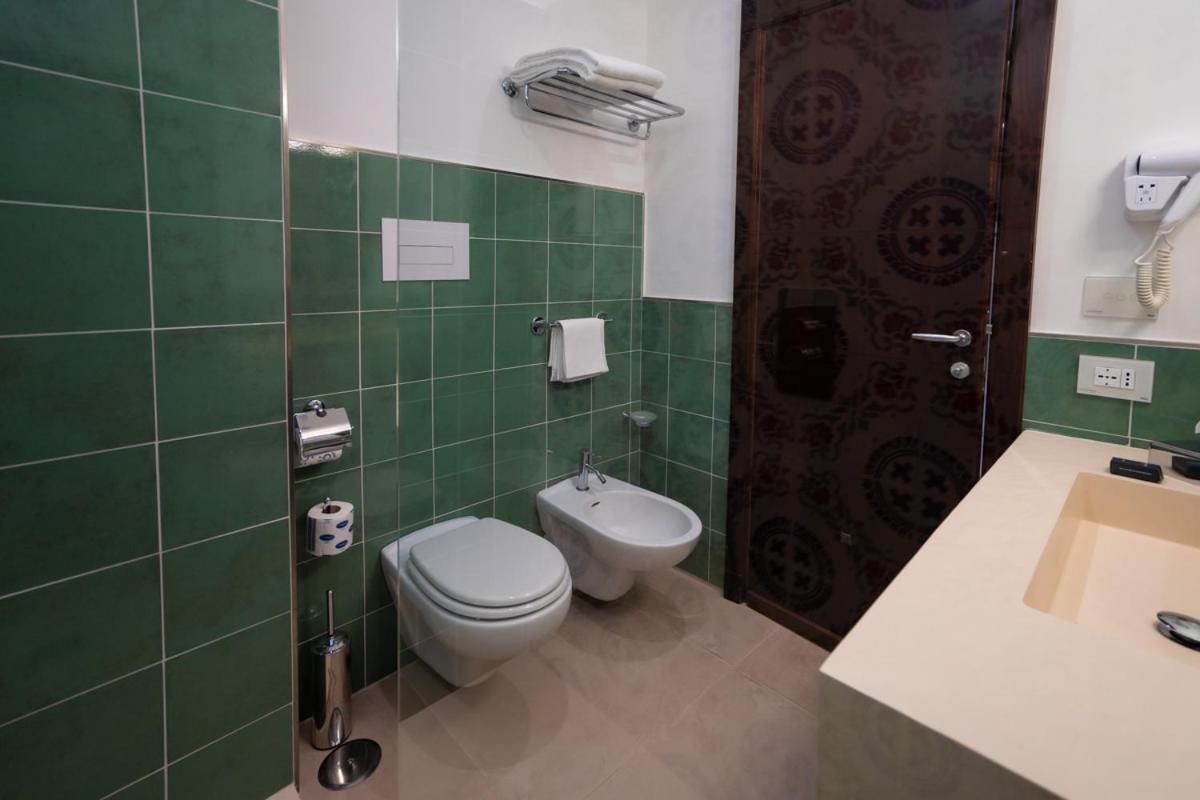 Deluxe Double Room with Sea View - Photo 15