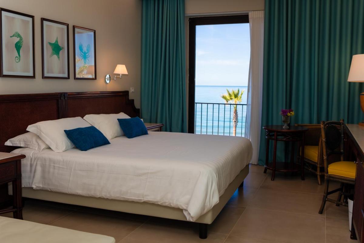 Junior Suite with Sea View - Photo 12