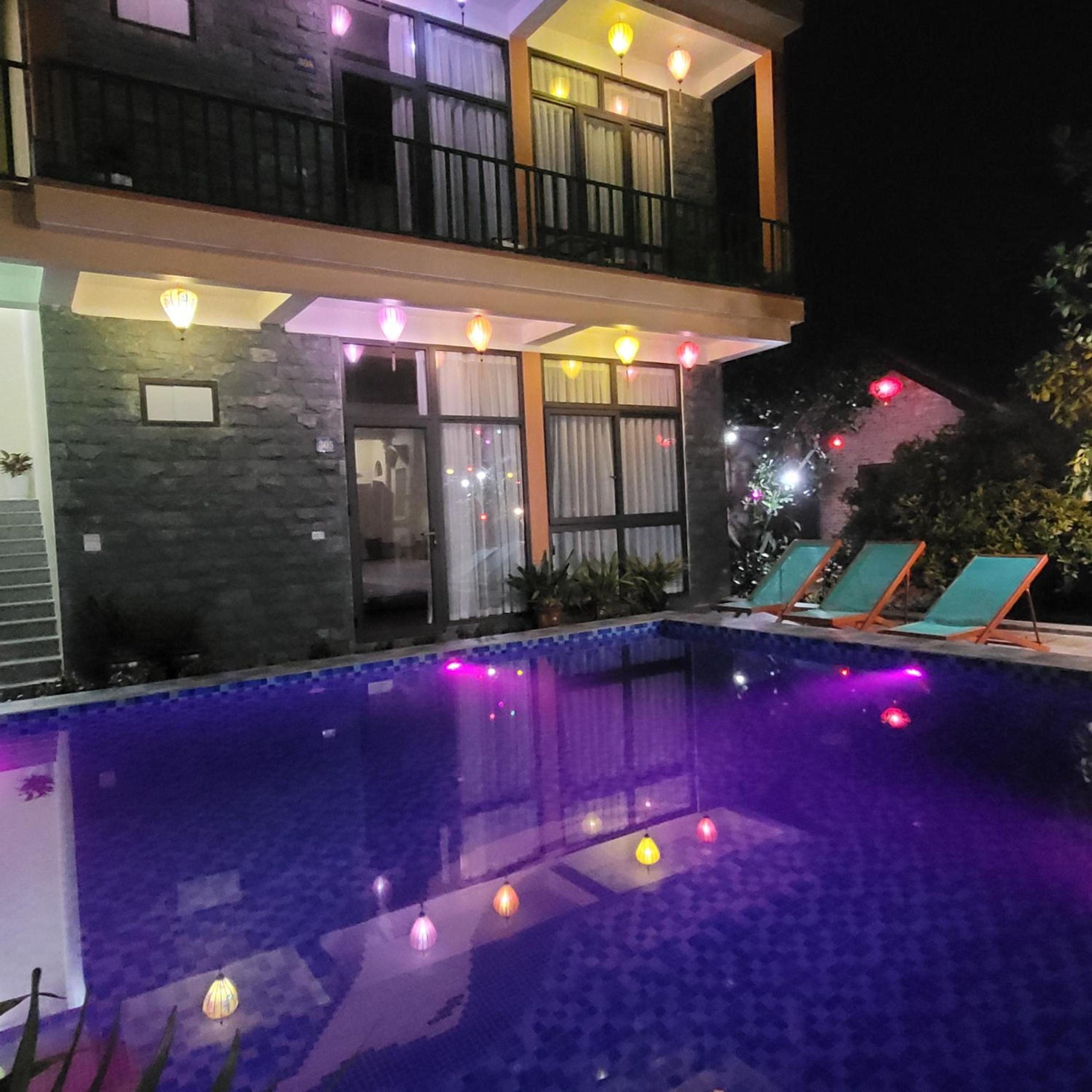 Family Suite with Balcony photo 2