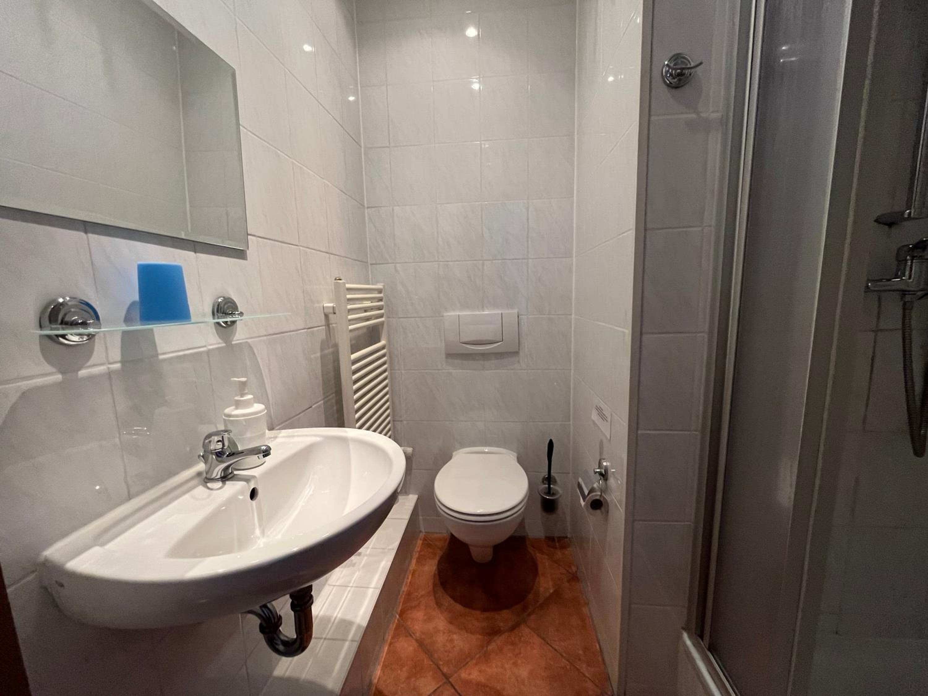 Single Room photo 3