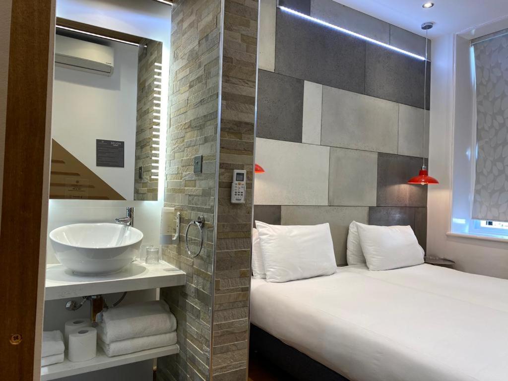 Standard Twin Room - Photo 1