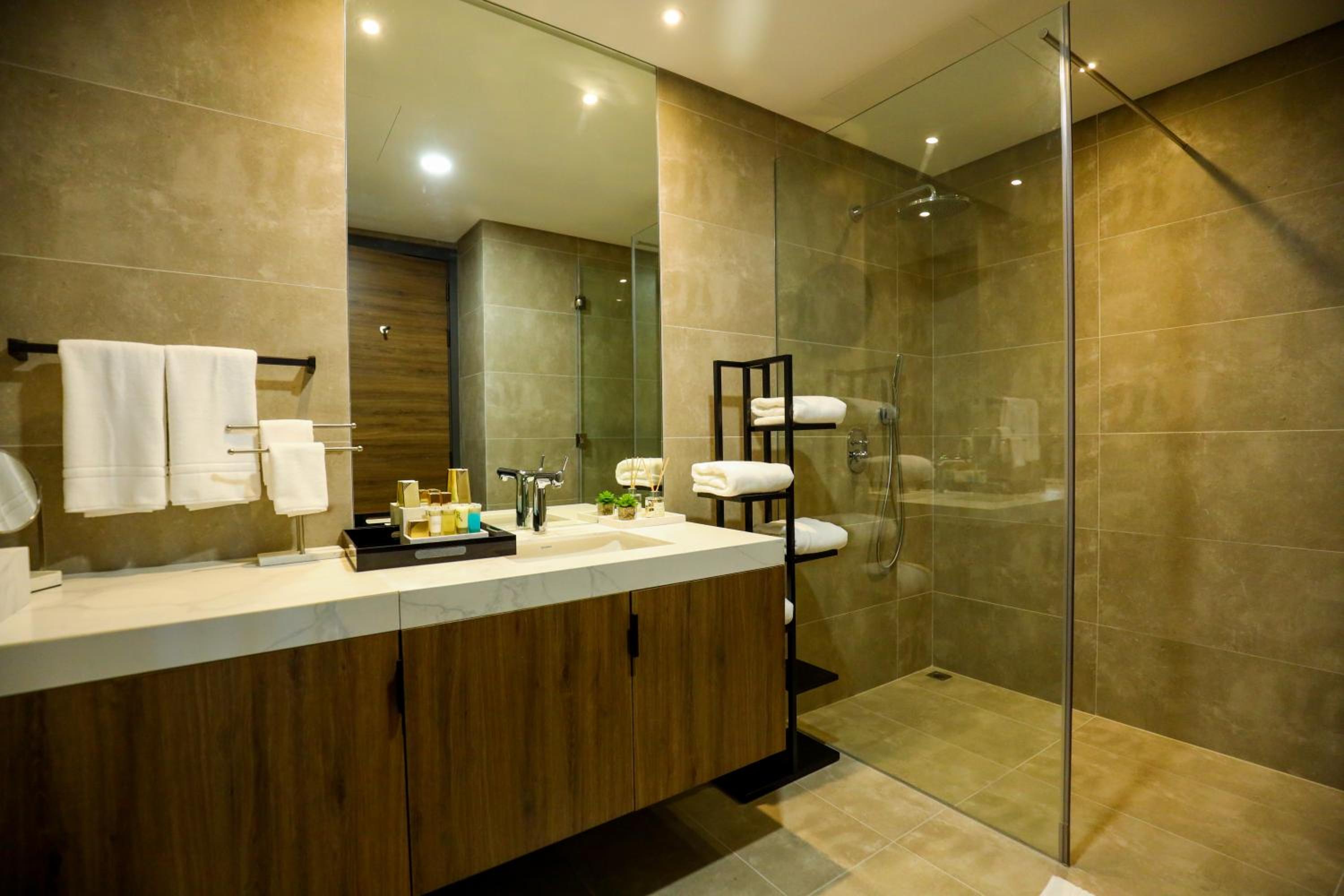 King Suite with Balcony photo 1