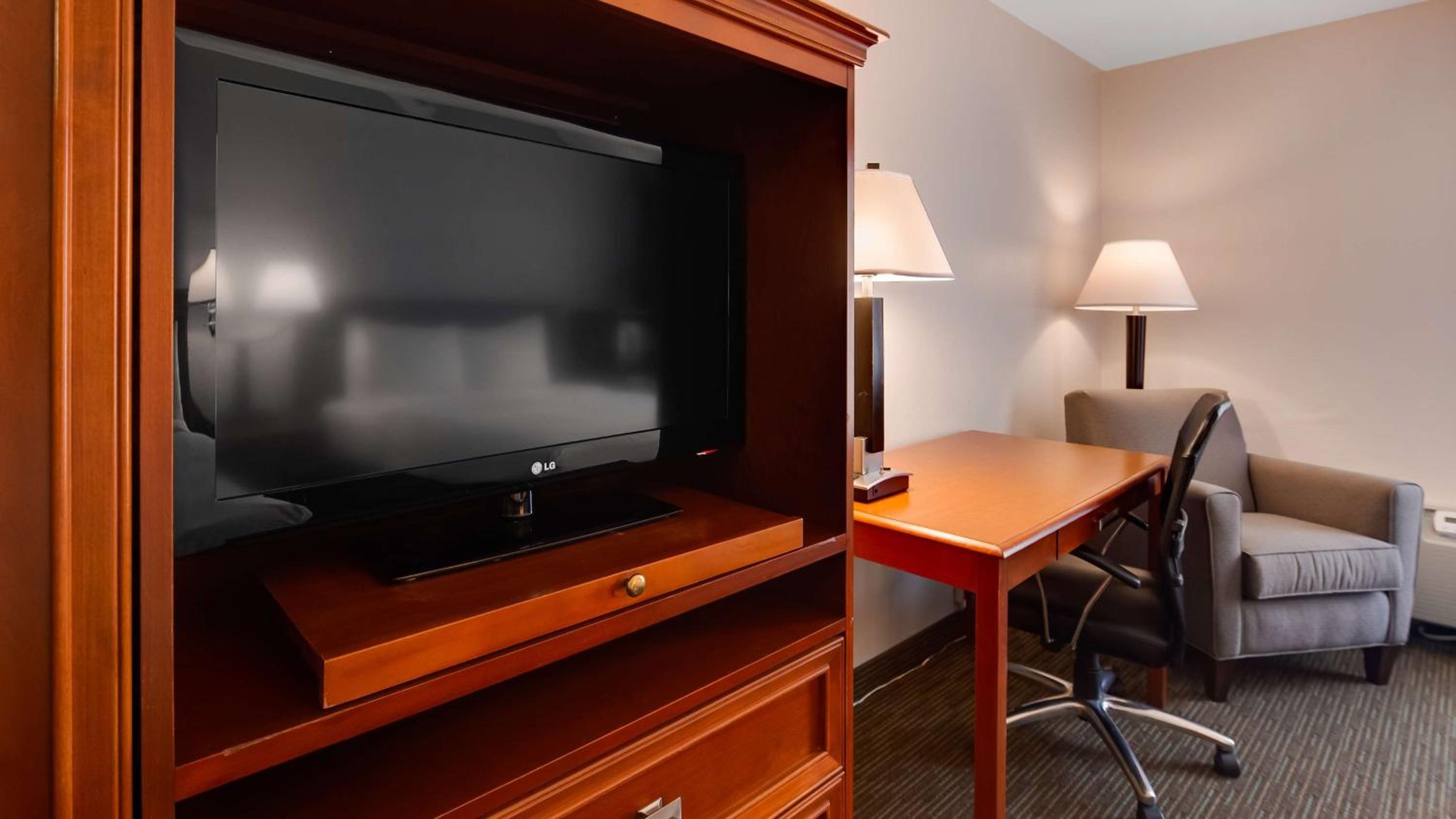King Room - Non-Smoking - Photo 2
