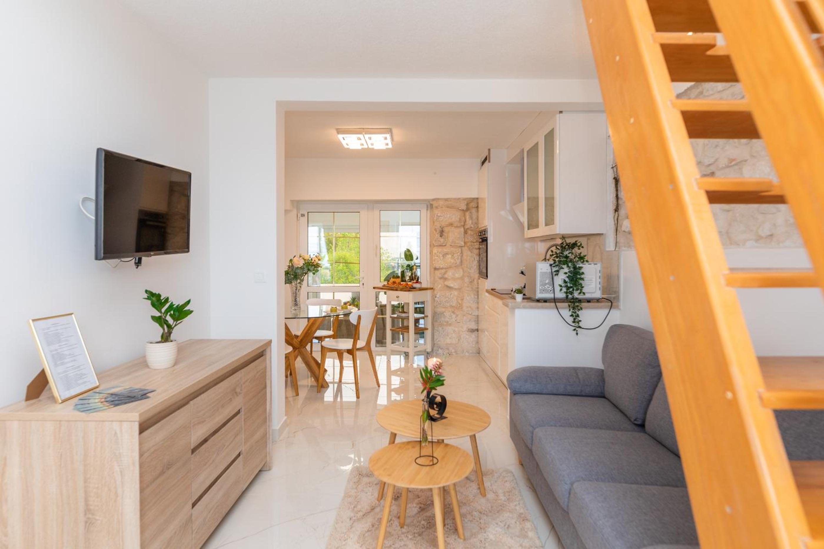 Two-Bedroom Apartment with Terrace and Sea View photo 3