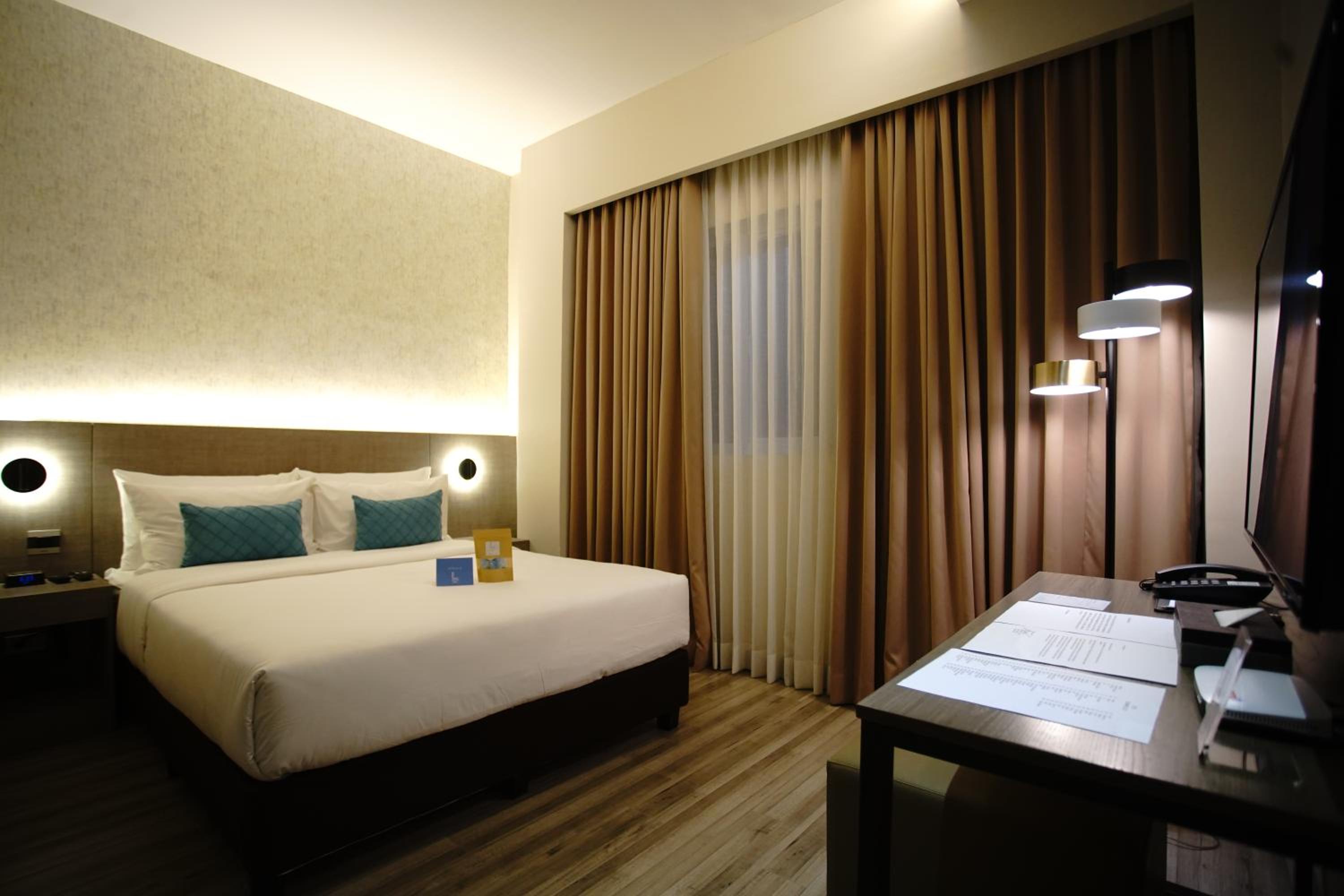Deluxe Queen Room - Photo 4