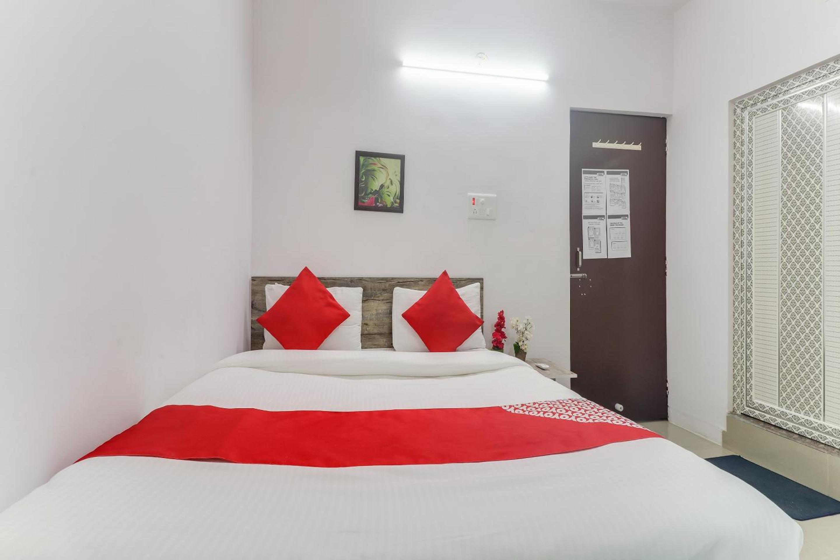 Deluxe Double Room photo 2