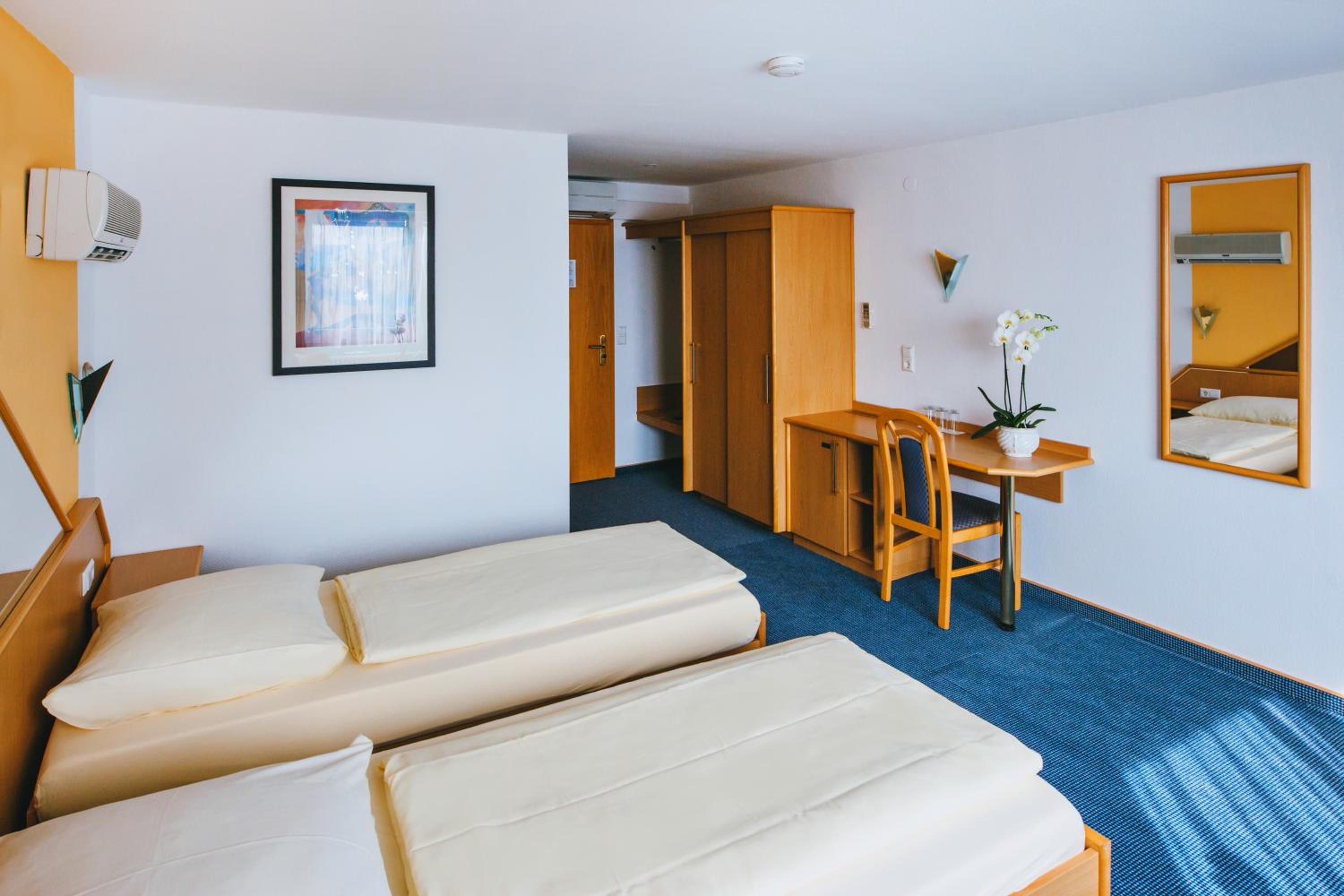 Double or Twin Room - Photo 2