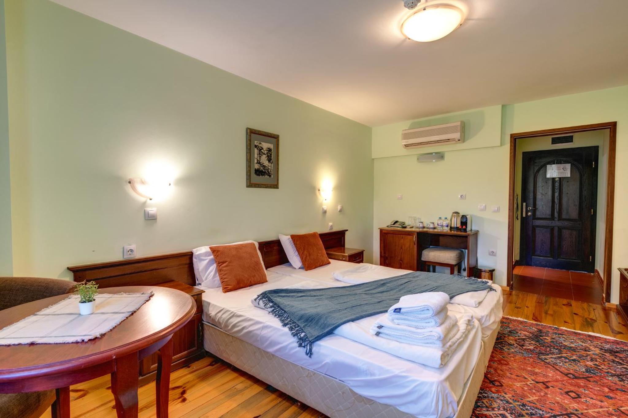 Single Room photo 2