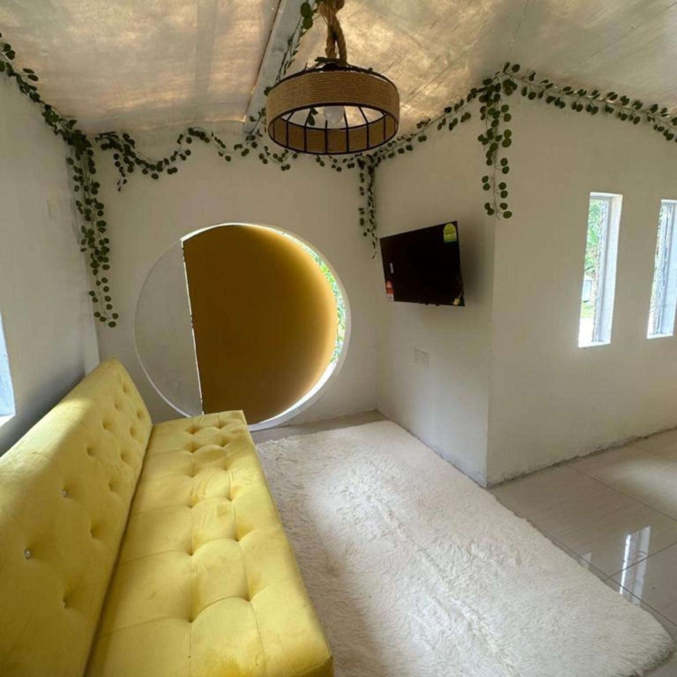 Queen Room with Balcony photo 2