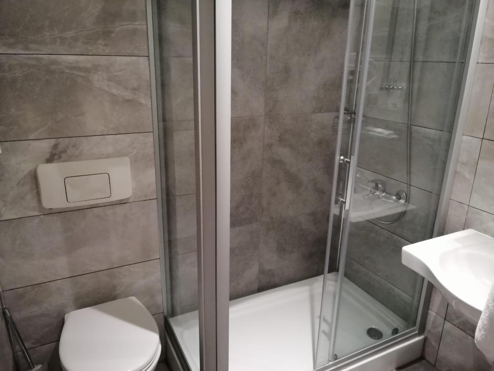 Deluxe Double or Twin Room - Photo 4