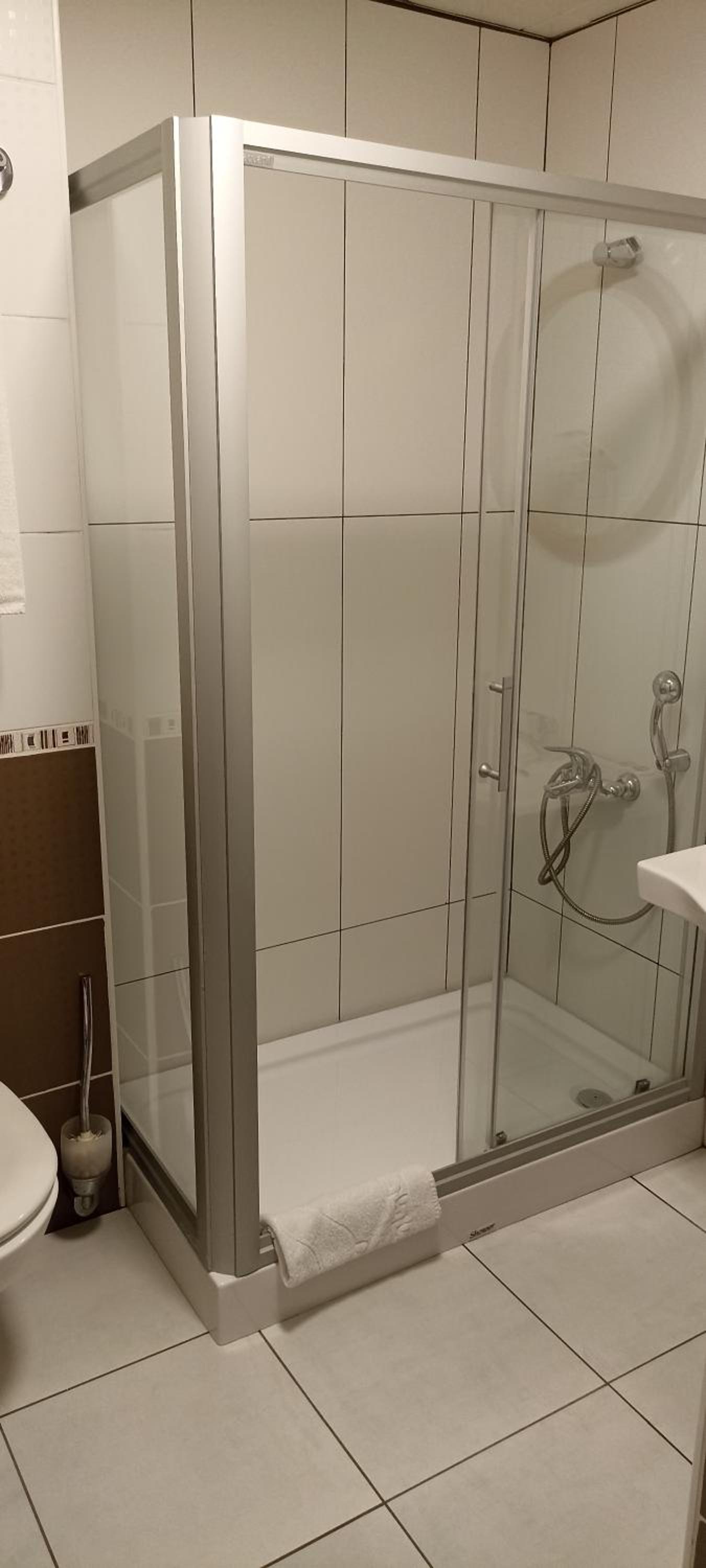 Standard Double Room - Photo 2