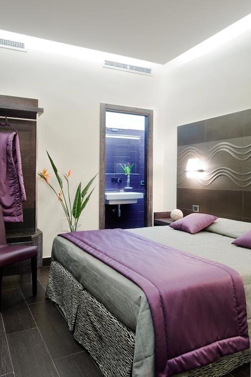 Small Double Room - Separate Building