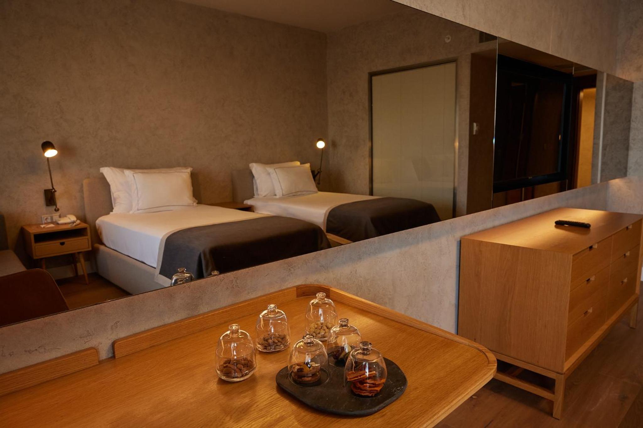 Grand Family Penthouse Suite thumbnail 6