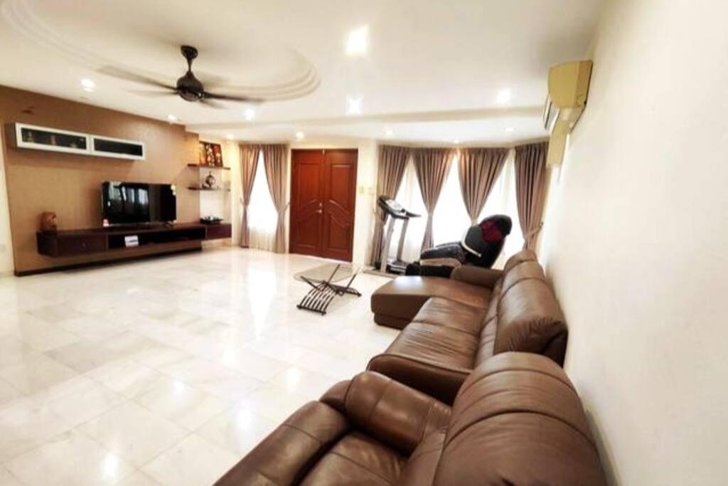 Four-Bedroom House photo 1