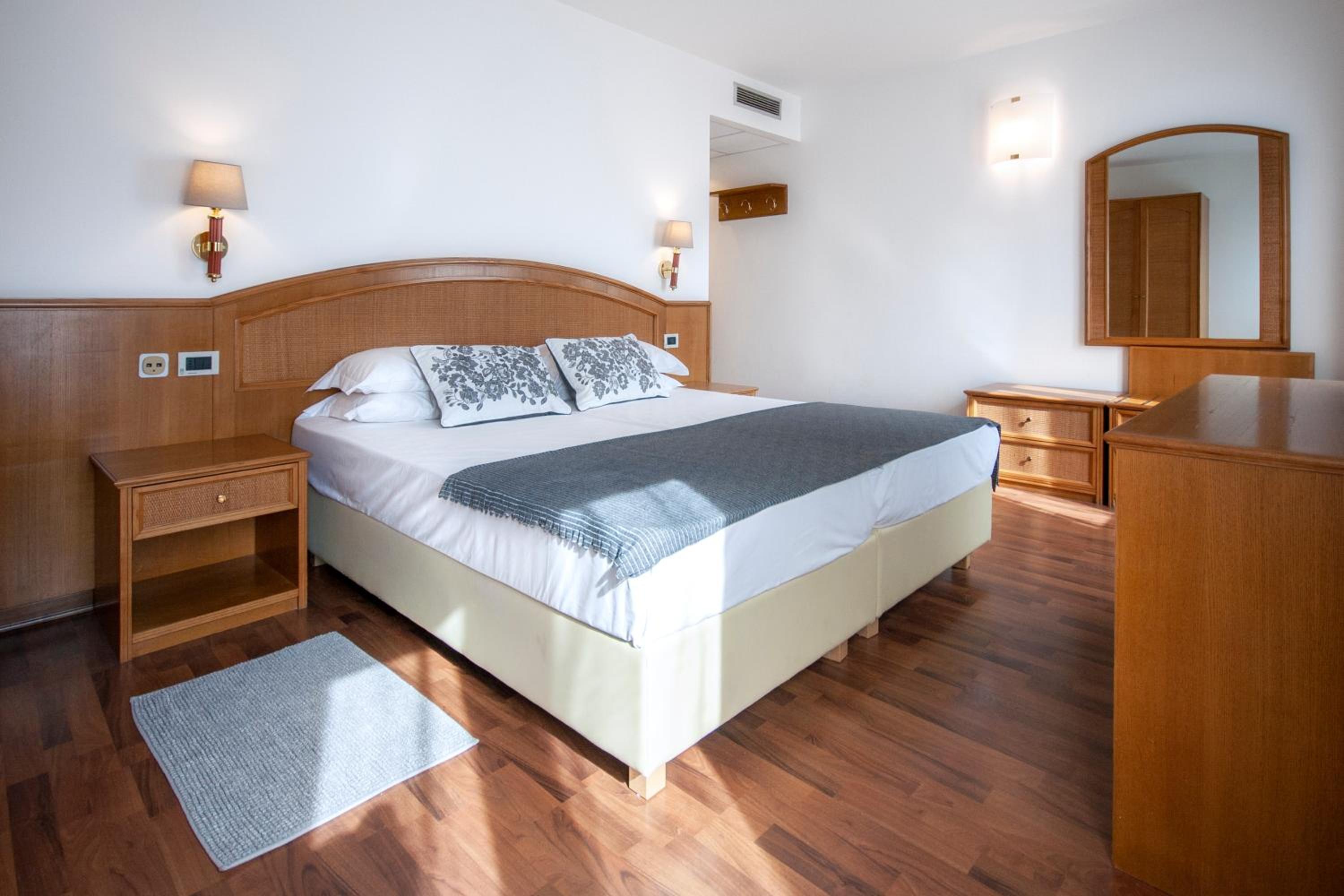 Double Room - Photo 1