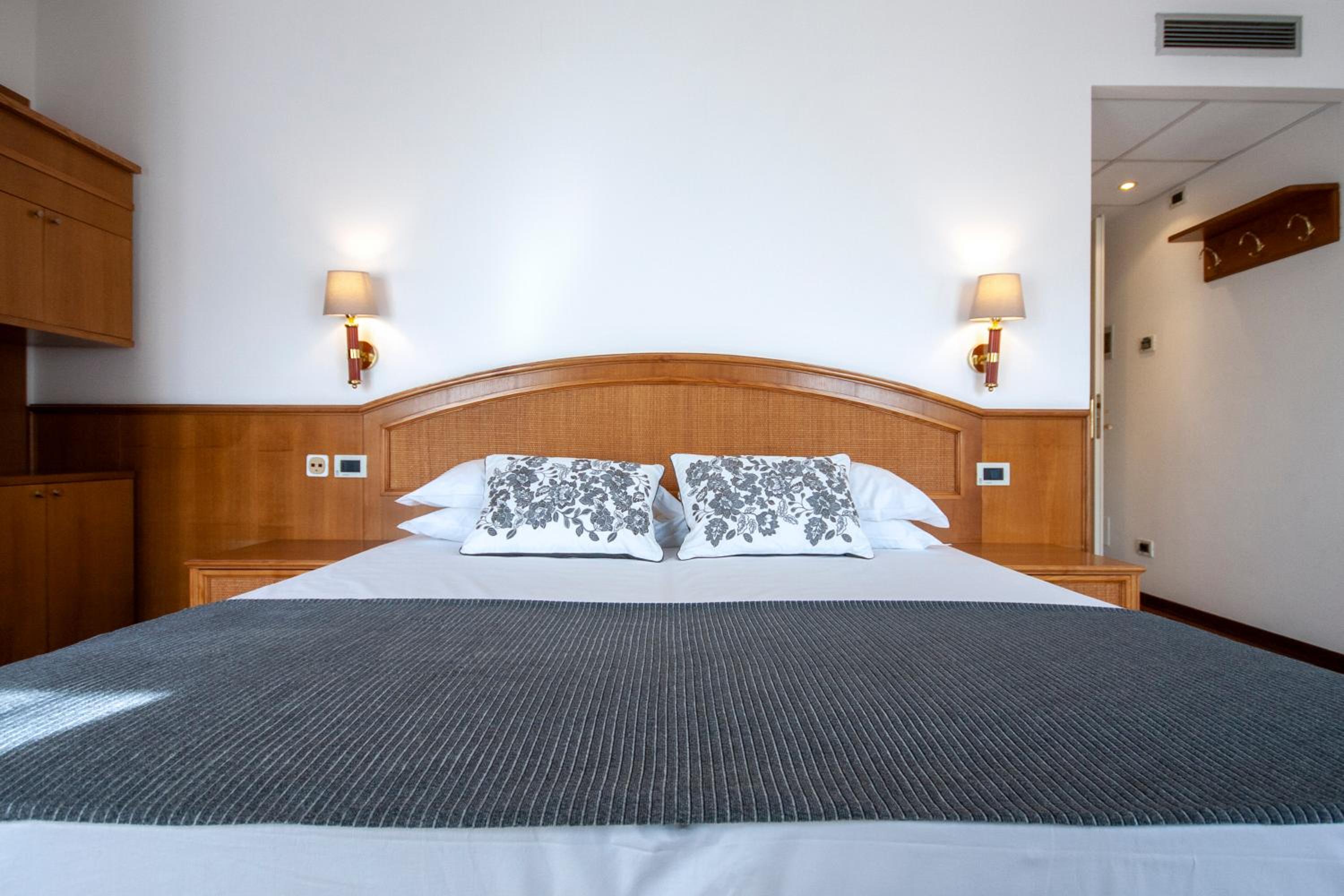 Double Room - Photo 3