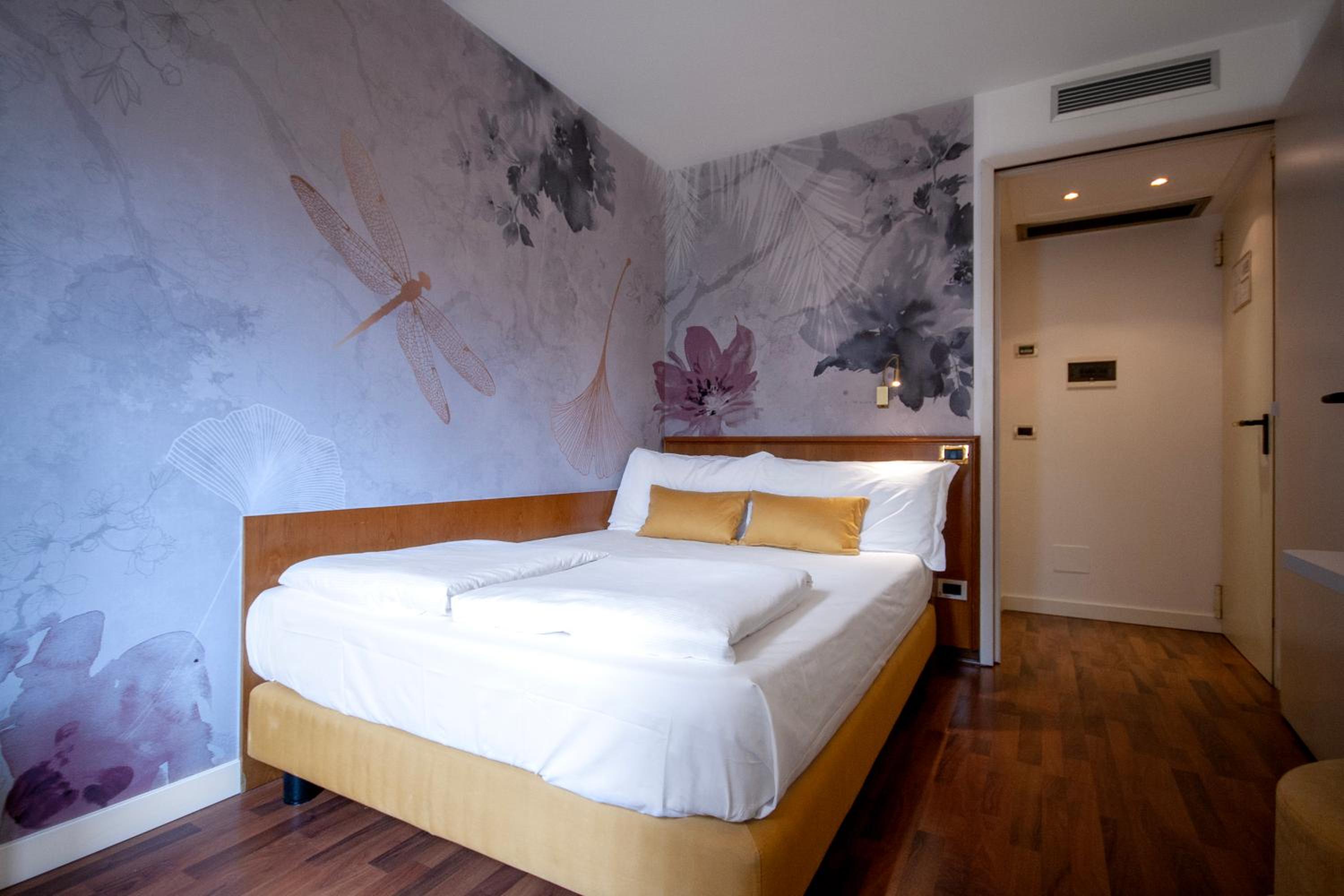 Small Double Room with French Bed photo 2