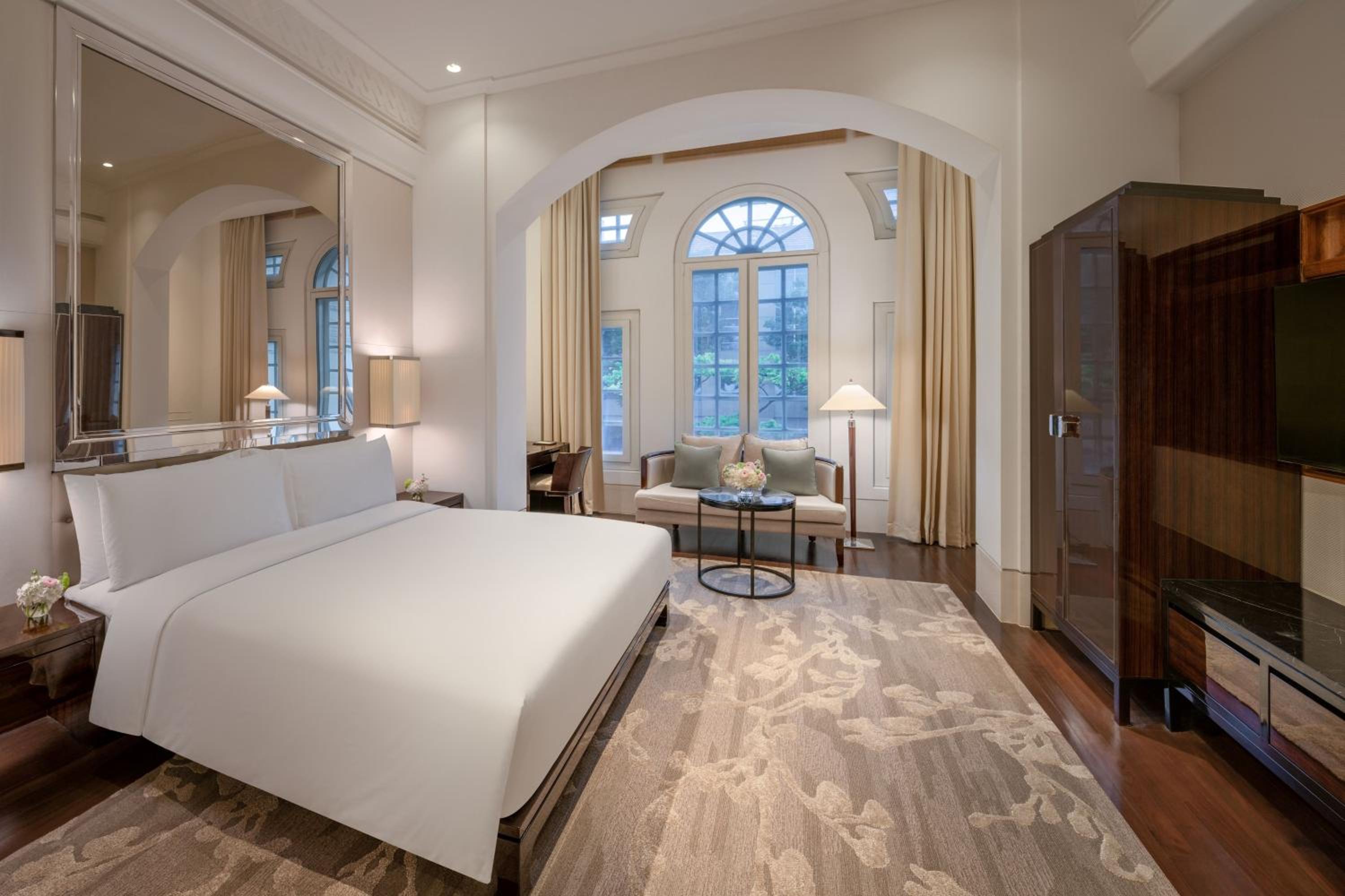 Grand Deluxe King Bed