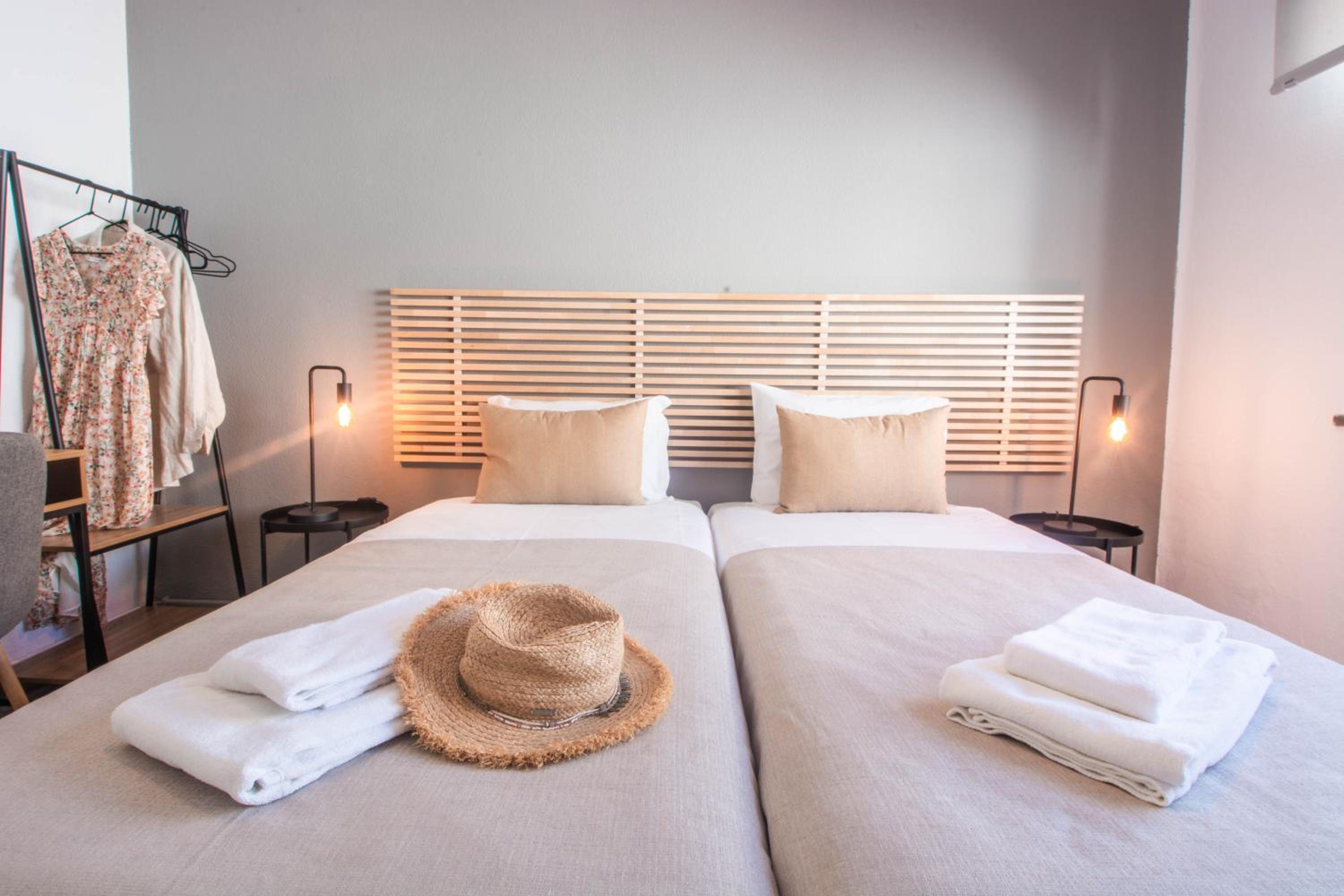 Double or Twin Room with Private Bathroom photo 2