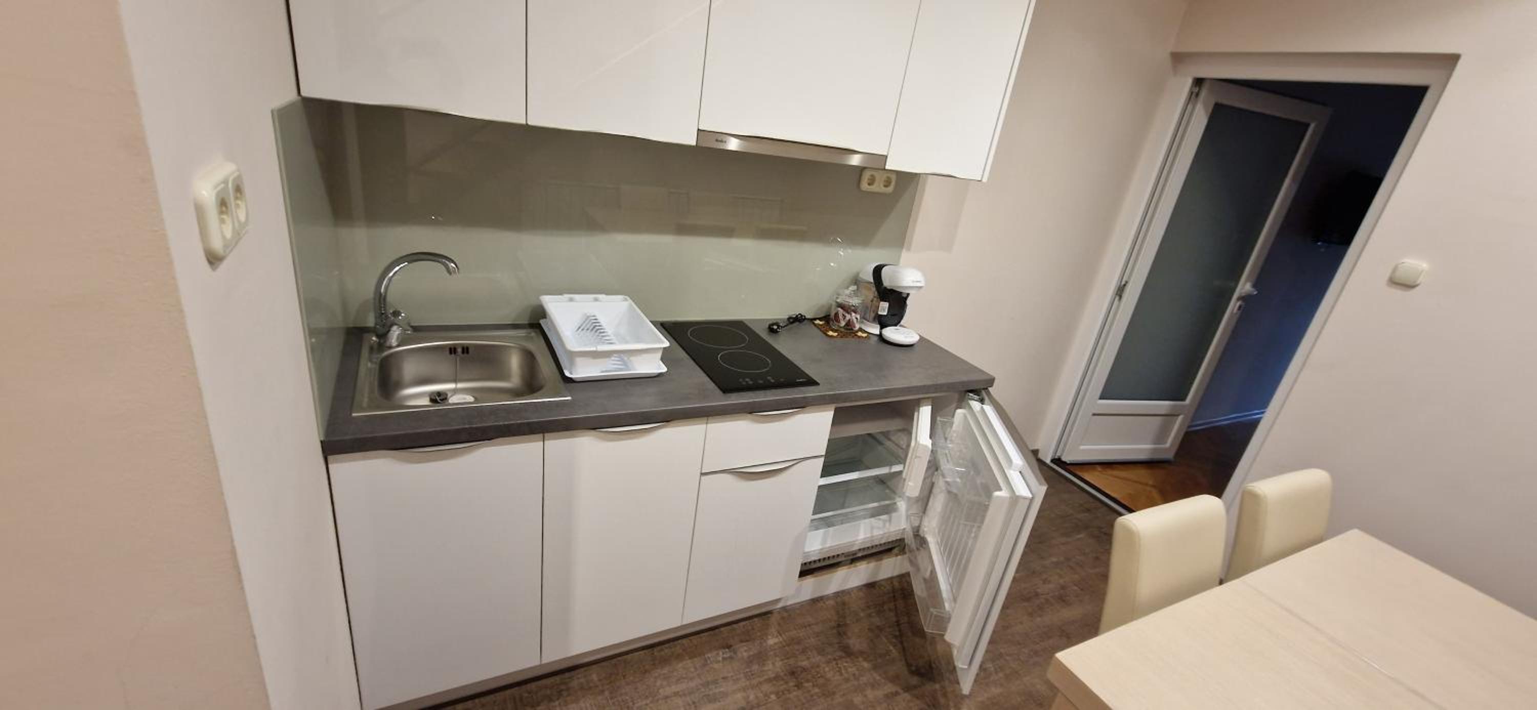 Three-Bedroom Apartment photo 2