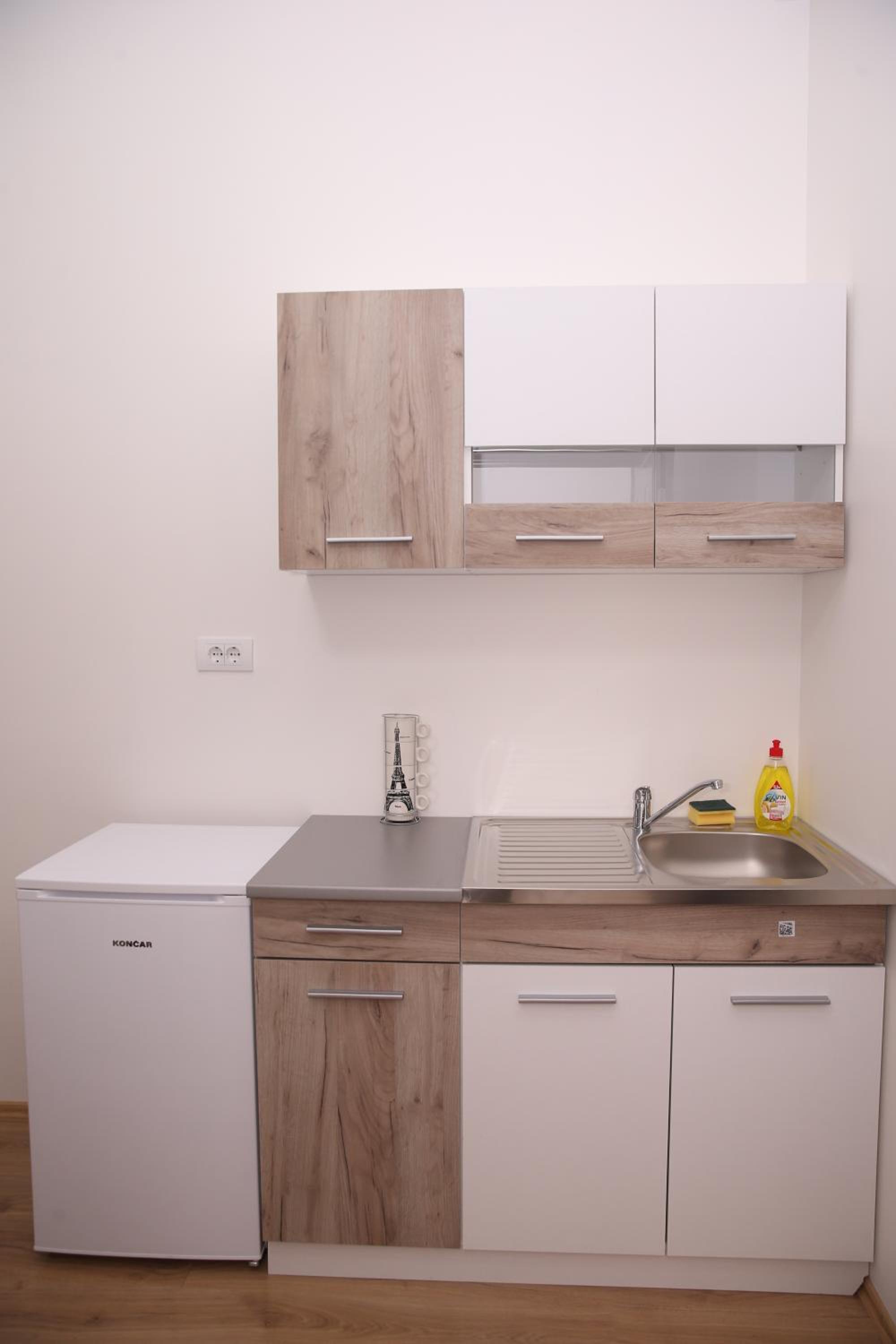 Studio Apartment - Photo 4