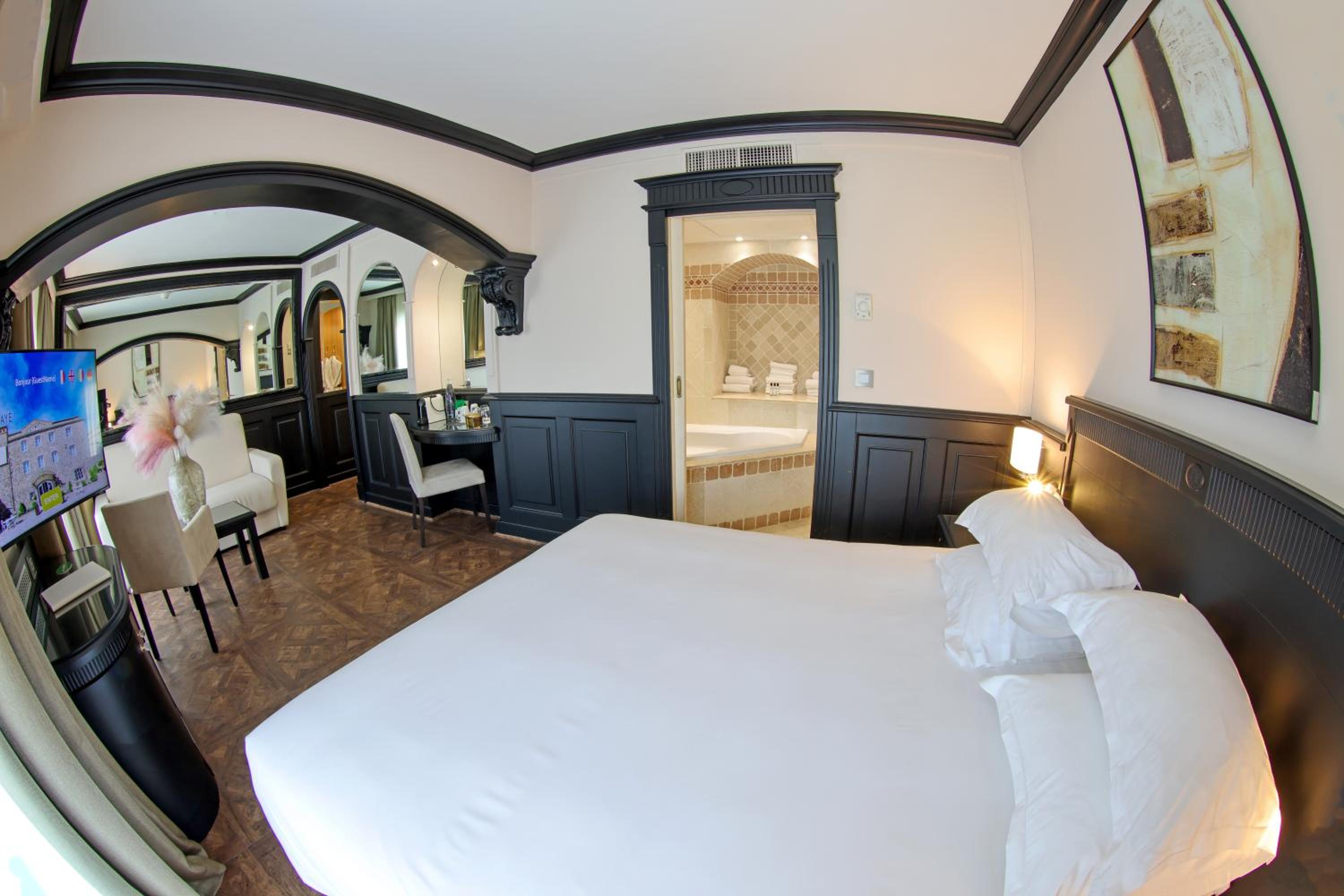 Suite – Vue sur Mer at Hôtel L&rsquo;Abbaye