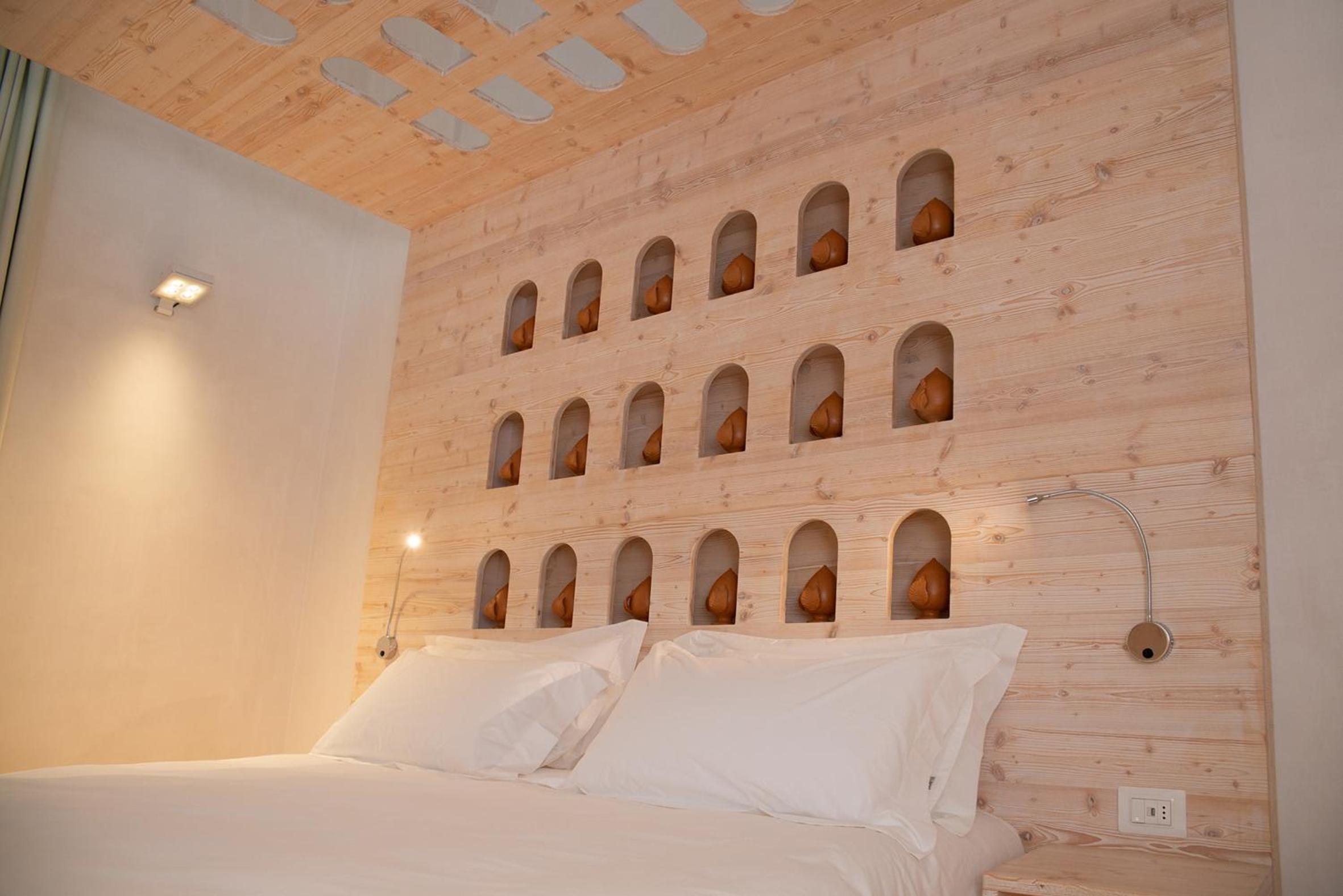 Superior King Suite - Photo 1