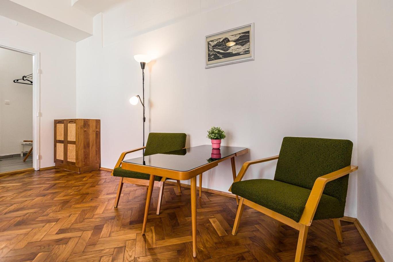 Apartment with Garden View - Photo 2