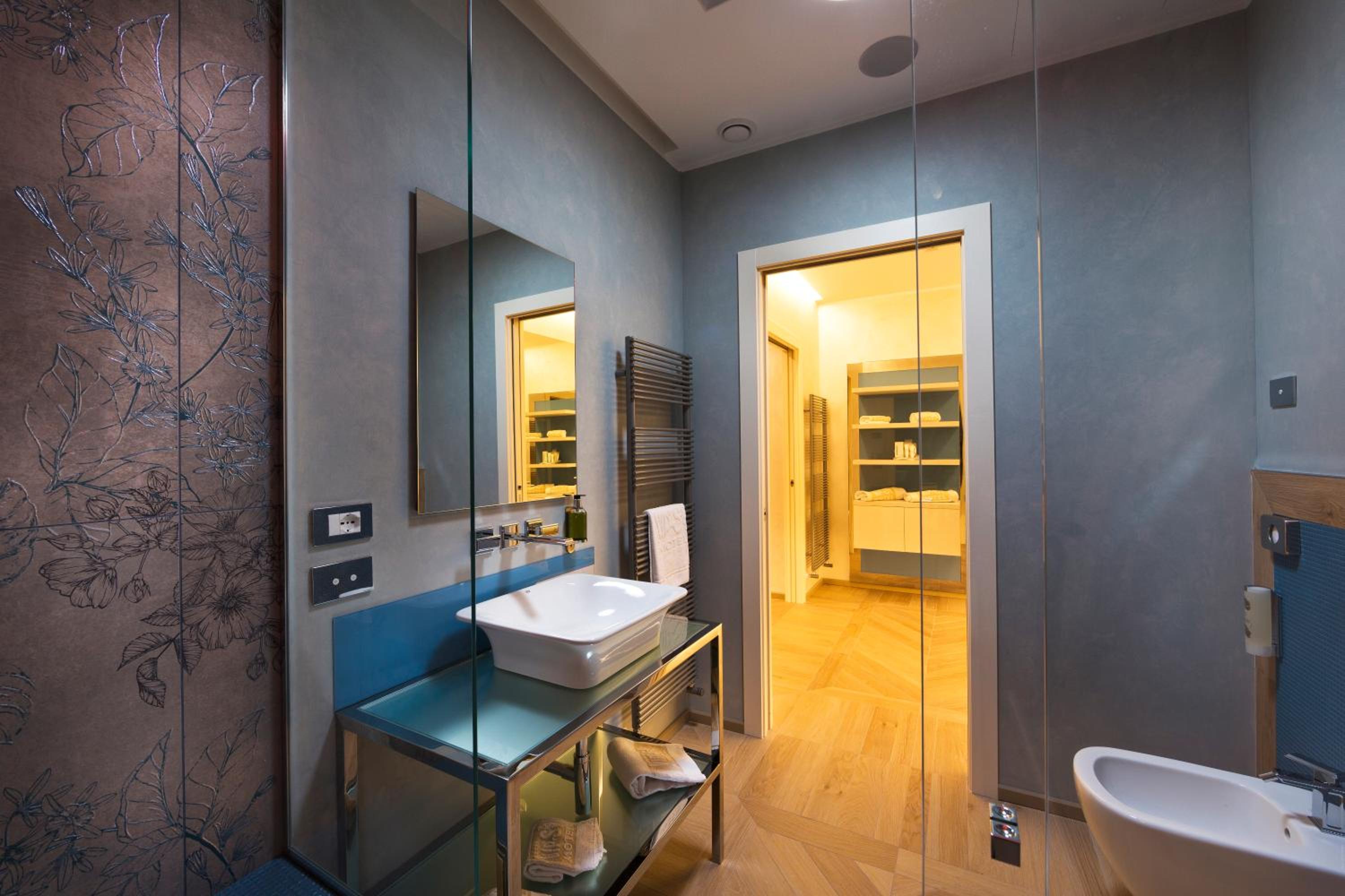 Executive Suite with Spa Access - Photo 13