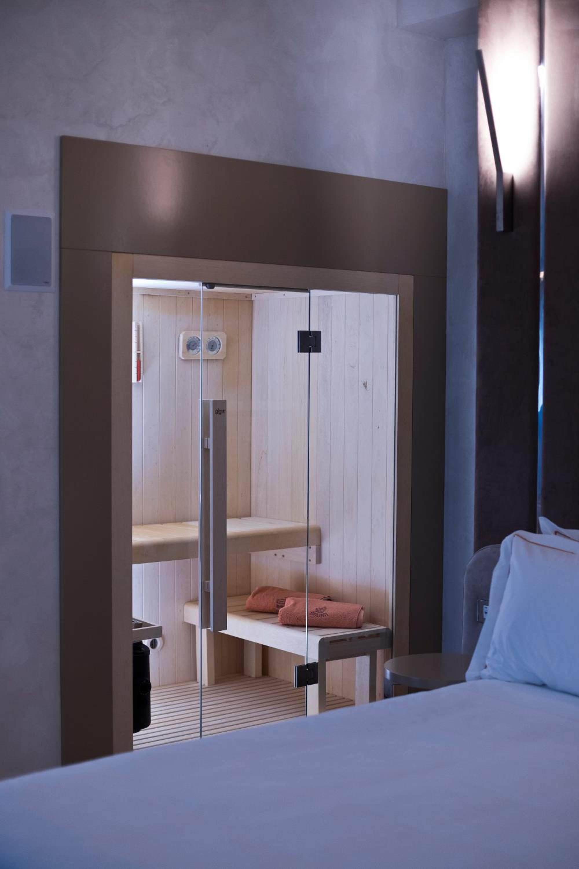 Executive Suite with Spa Access - Photo 5