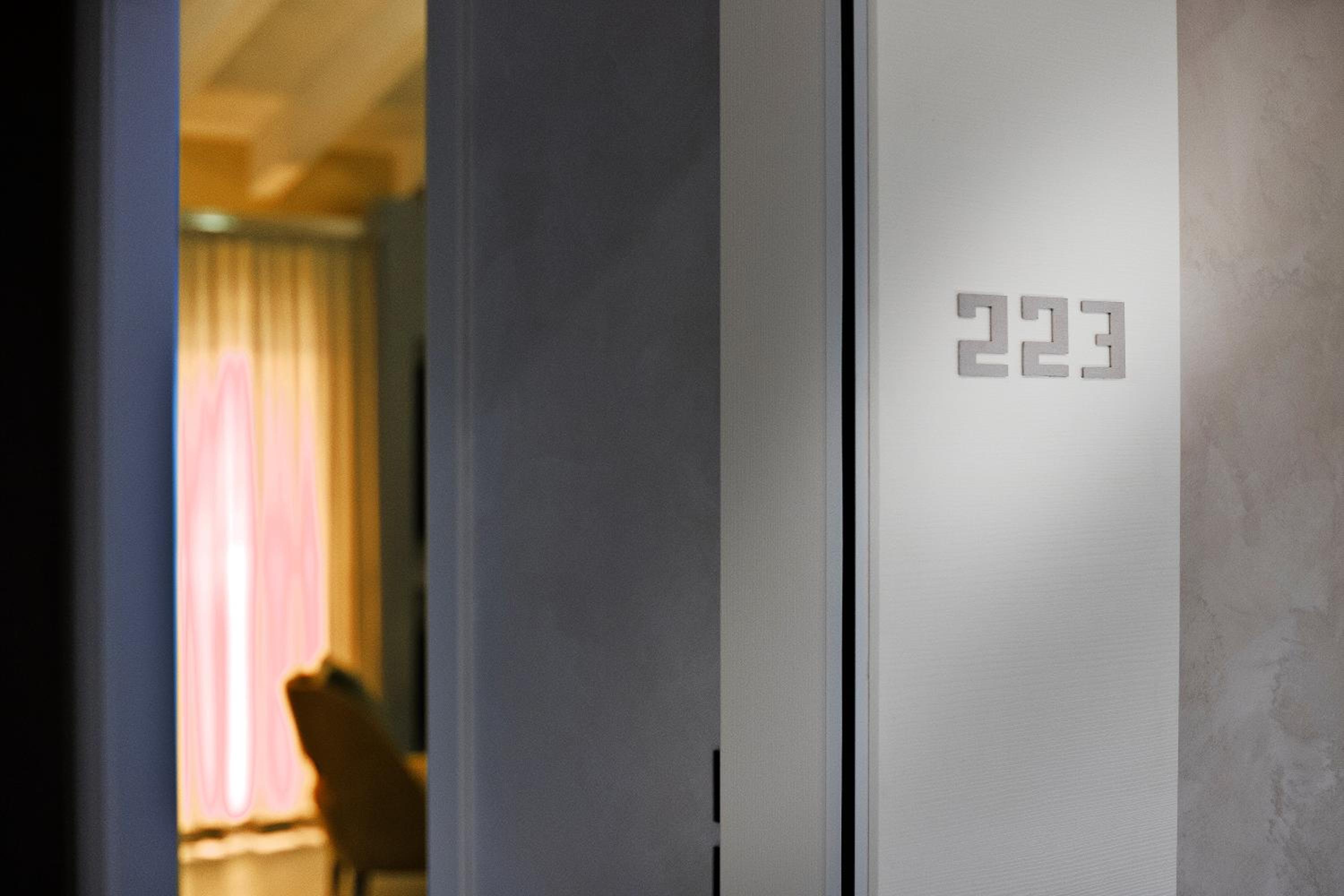 Executive Suite with Spa Access - Photo 15