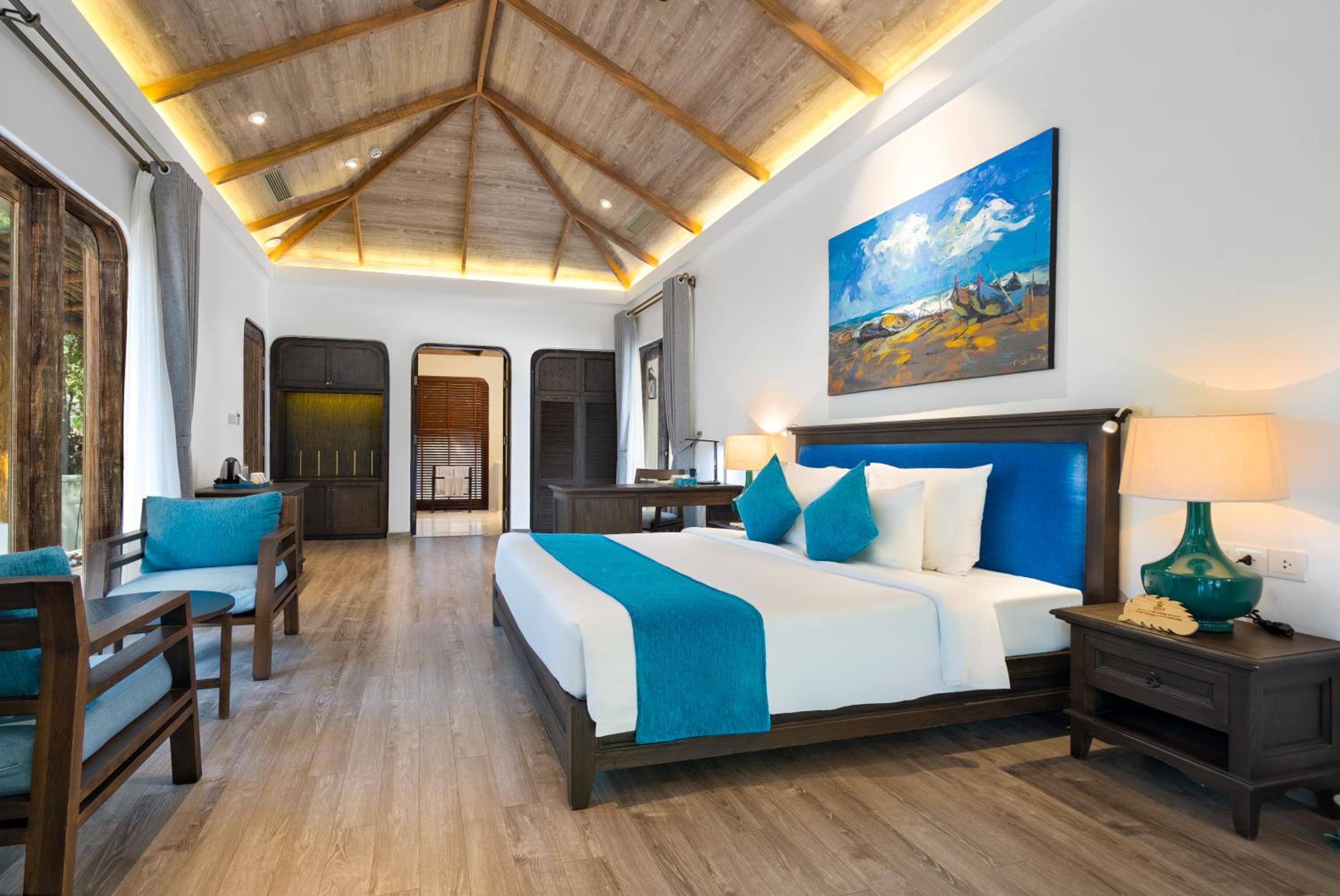 One-Bedroom King Villa with Garden View - Photo 2