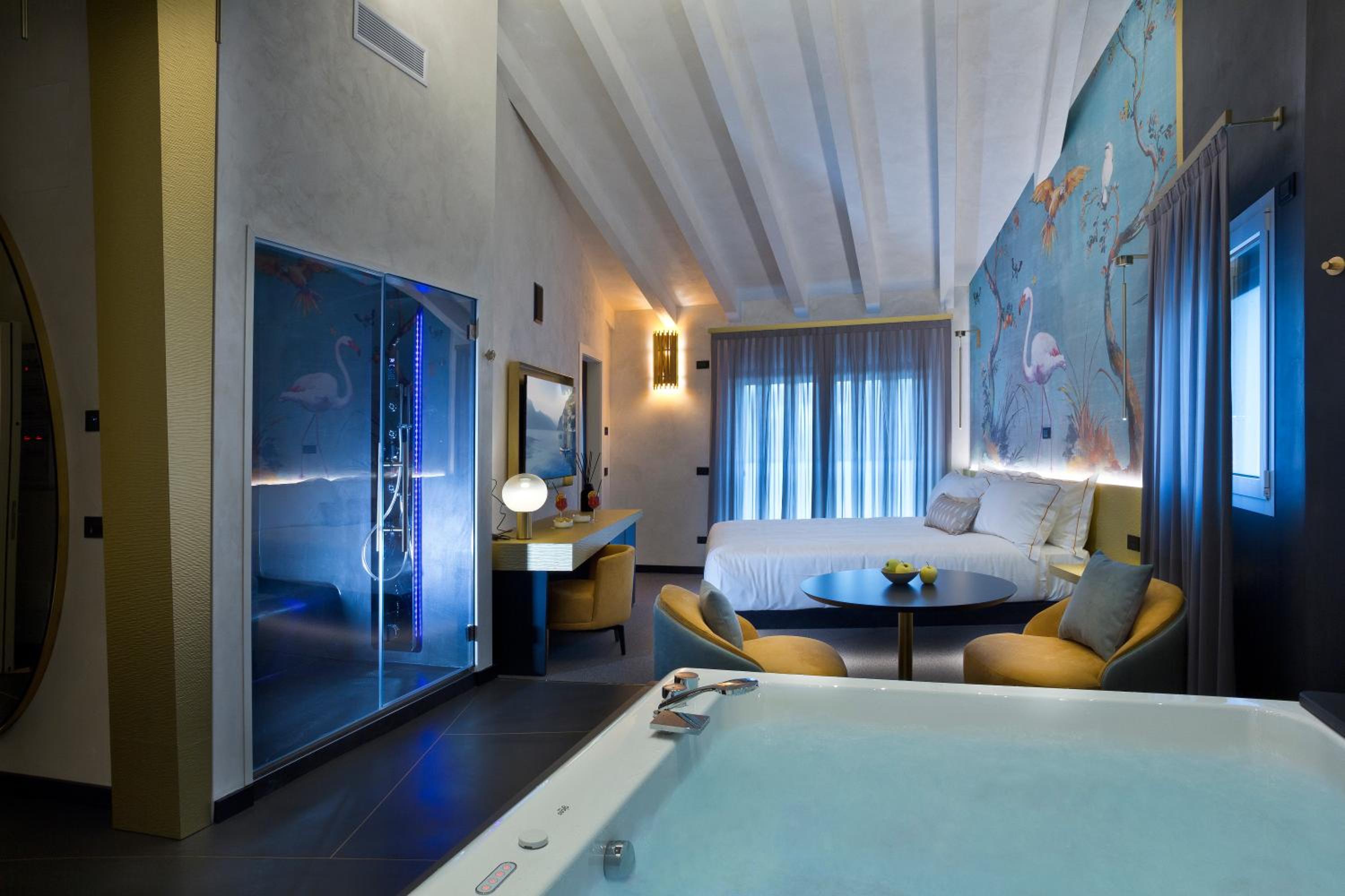 Deluxe Suite with Spa Access