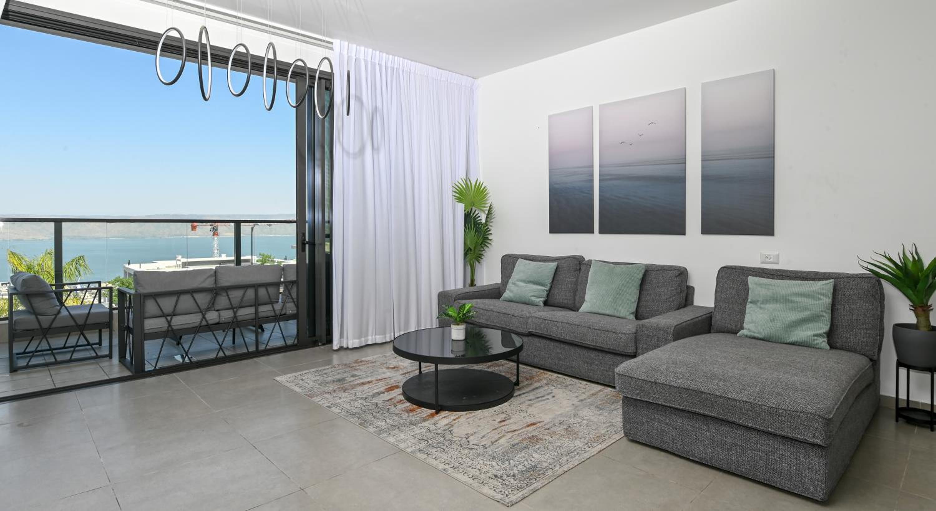 Apartment photo 1