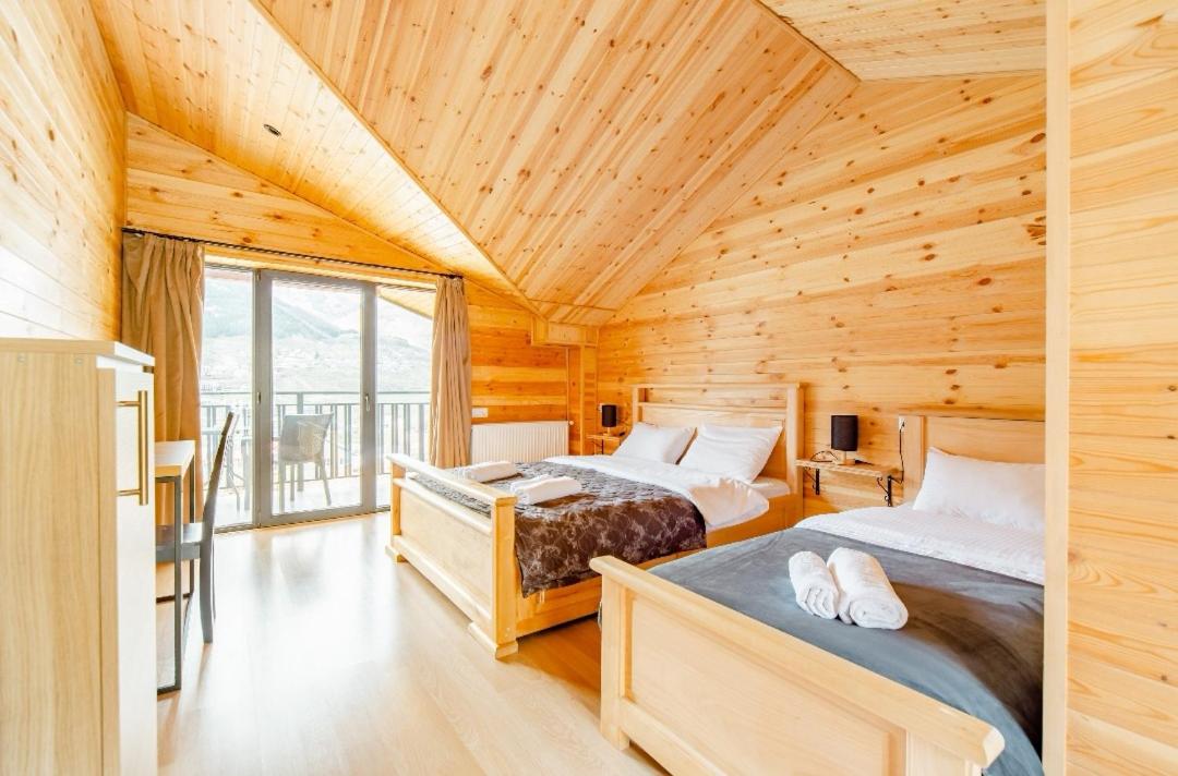 Triple Room with Balcony and Mountain View