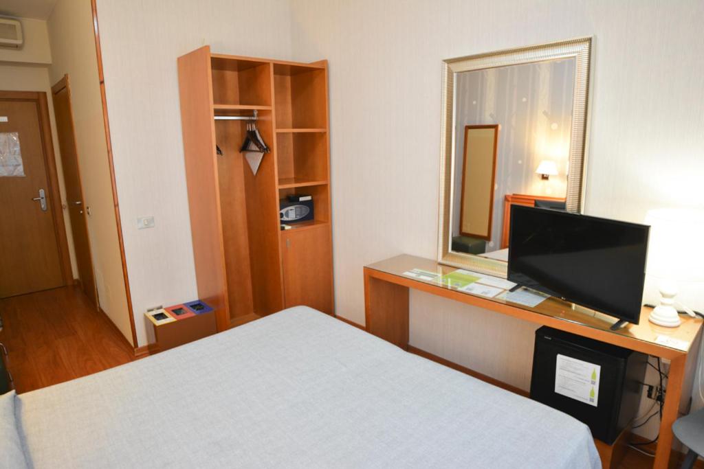 Double Room thumbnail 6