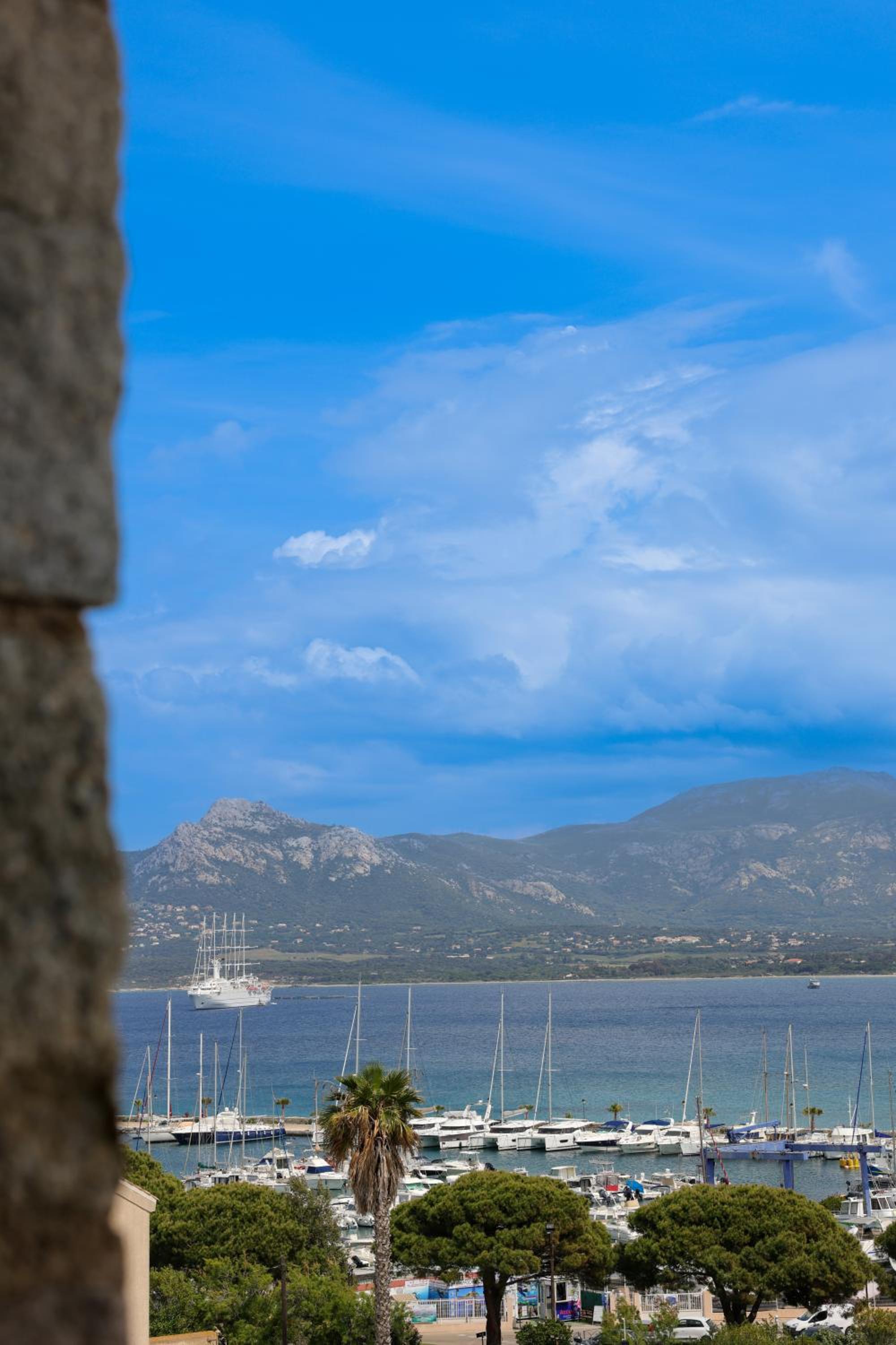 Chambre Supérieure – Vue sur Mer Chambre Supérieure – Vue sur Mer